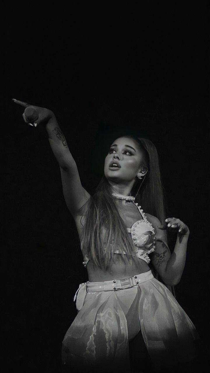 720x1280 Ariana Grande Wallpaper. Ariana grande background, Ariana tour, Coachella 2019