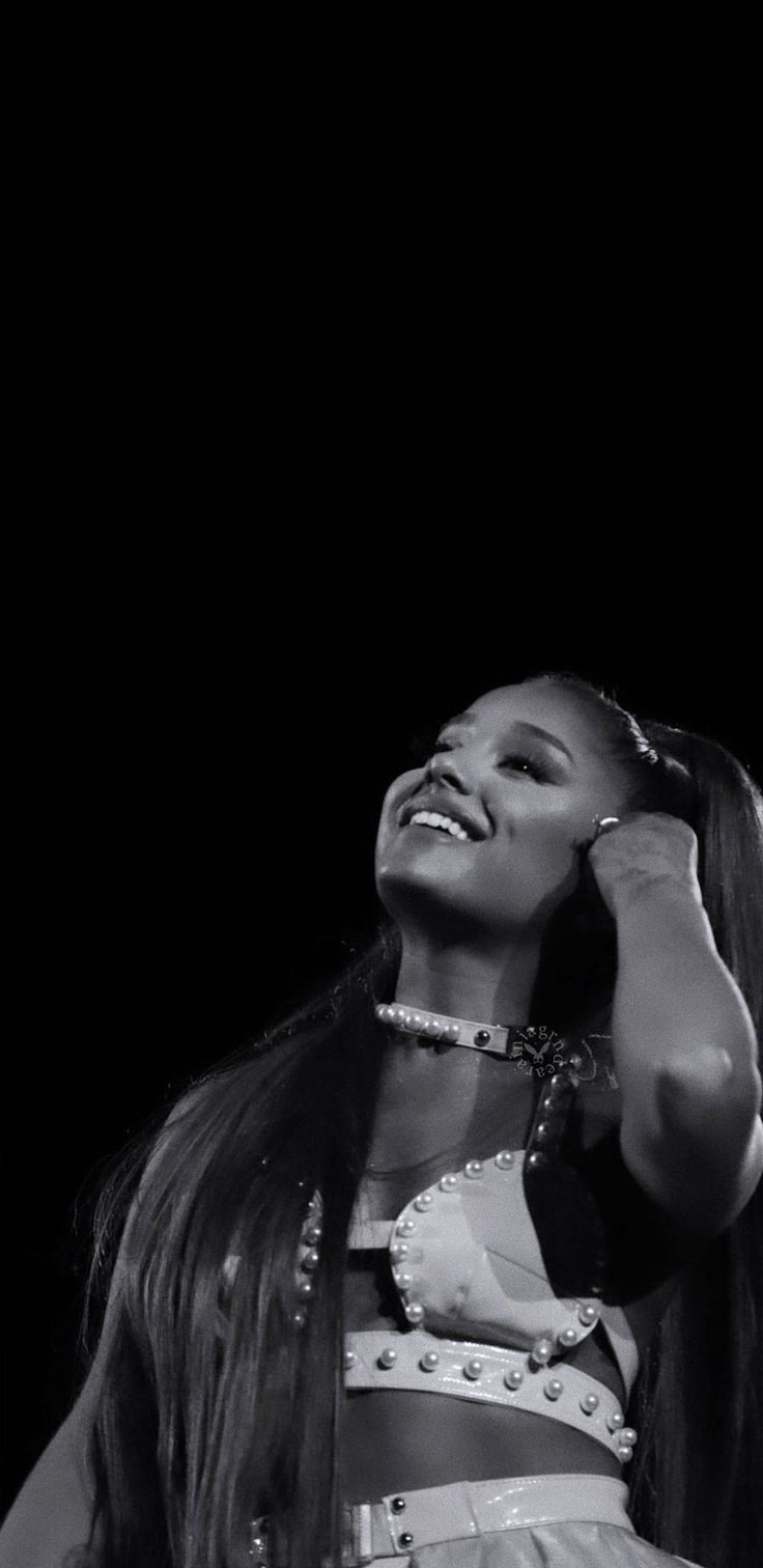 736x1512 ariana grande wallpaper