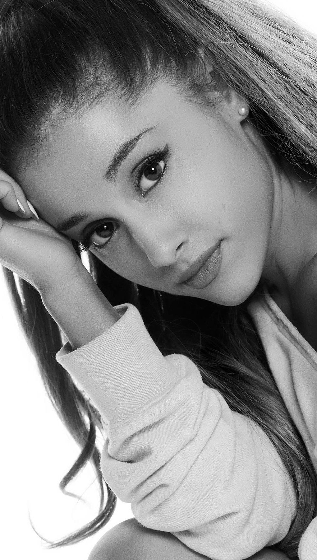 1020x1800 Singer Ariana Grande Wallpaper 2K for iPhone and Mobile Phone