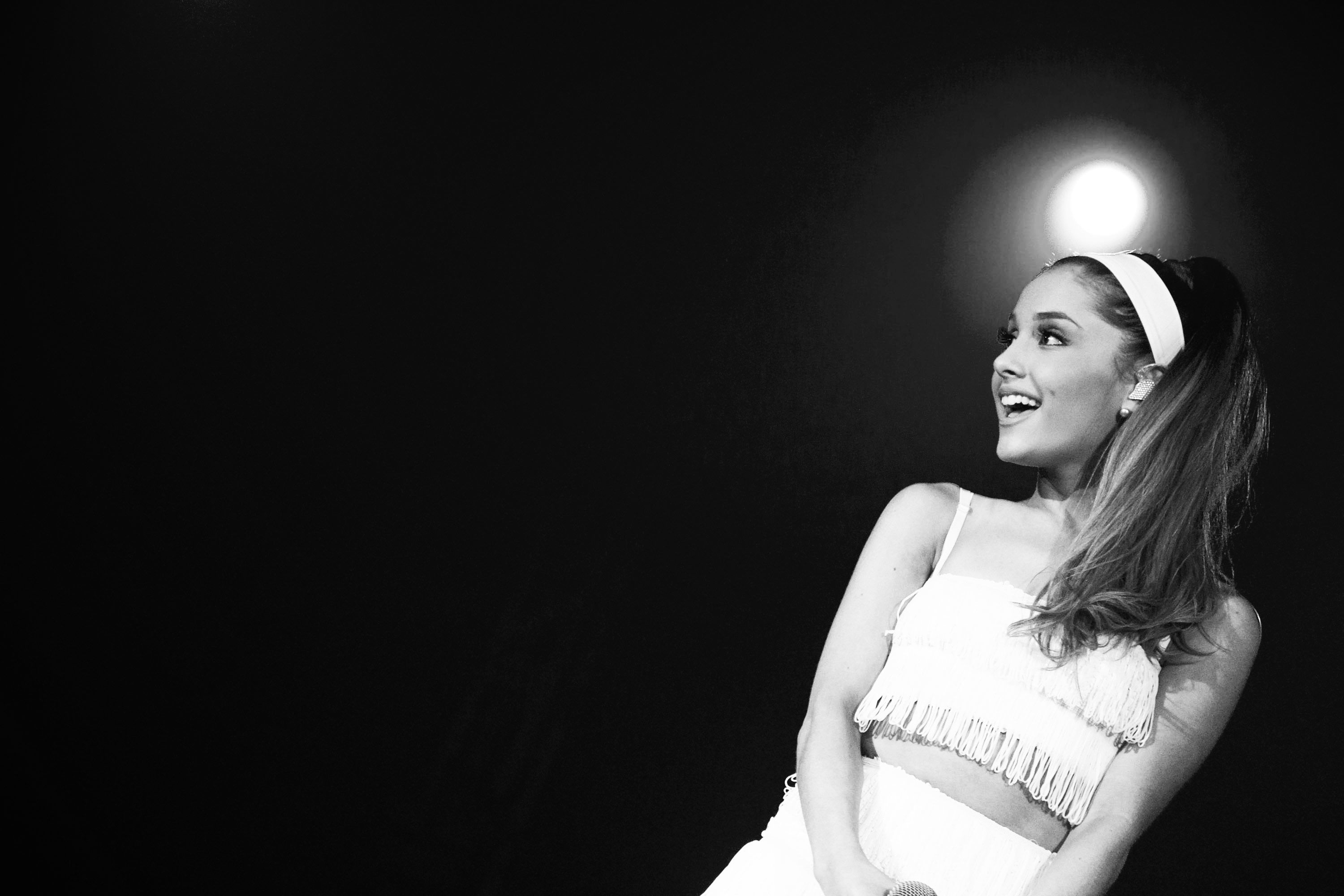 3000x2000 Ariana Grande Wallpaper