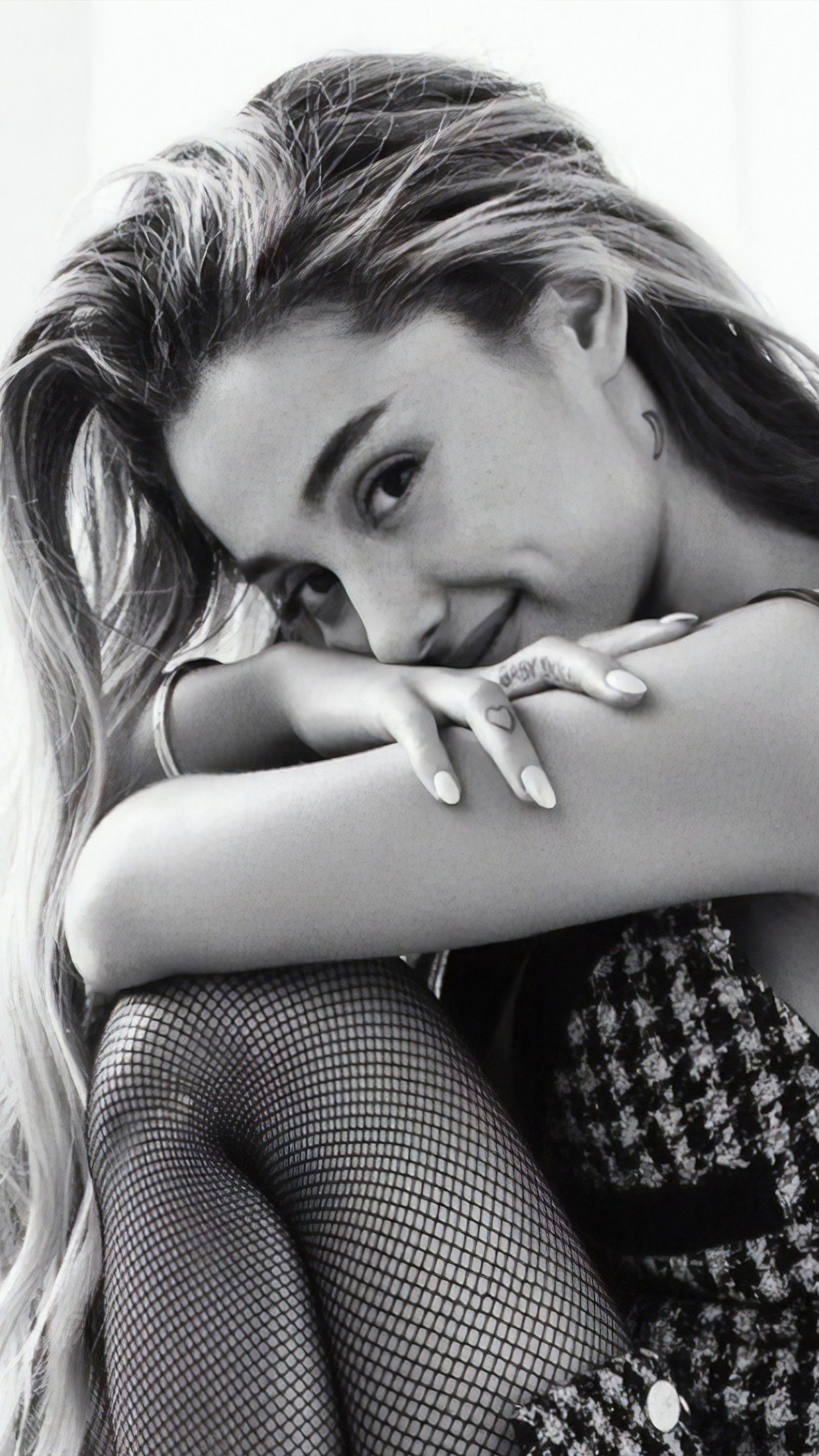 2160x3840 Ariana Grande Beautiful Monochrome 4K Ultra HD Mobile Wallpaper for iPhone & Android