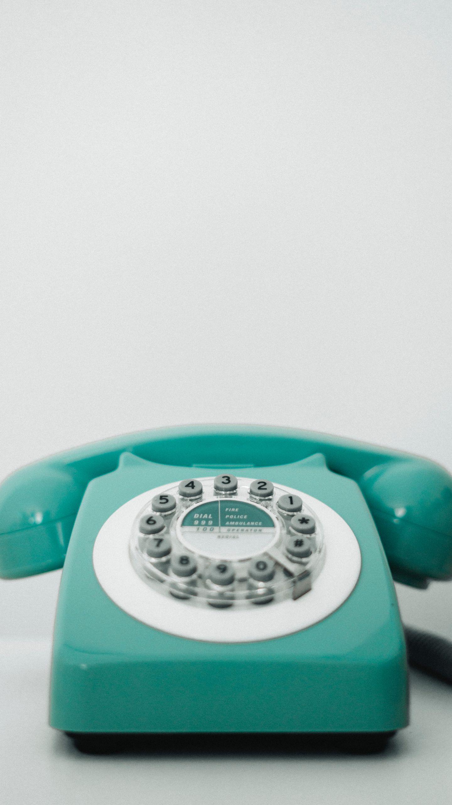 1440x2560 Retro Vintage Phone Wallpaper
