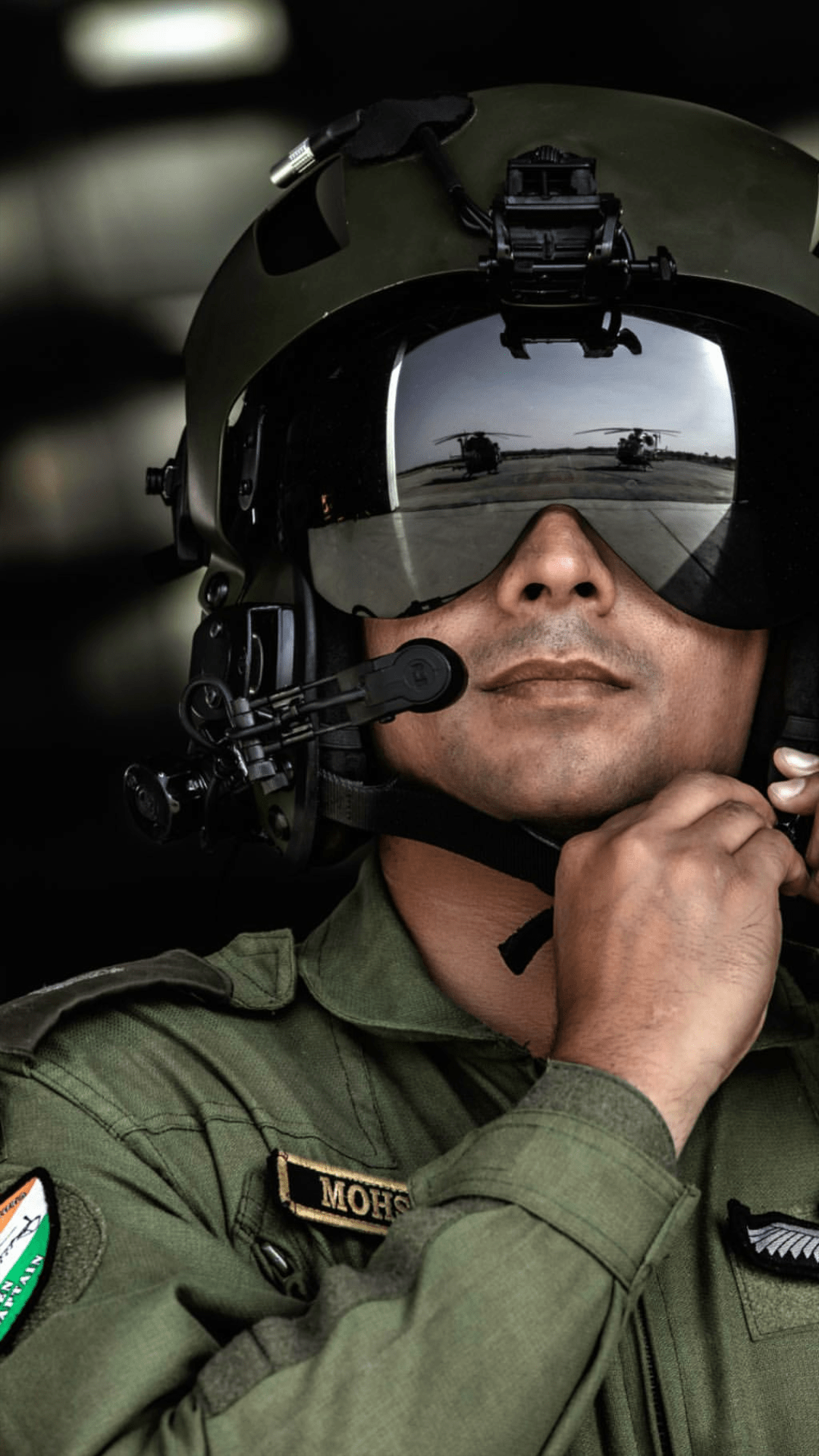 1080x1920 Air Force Officer Wallpaper