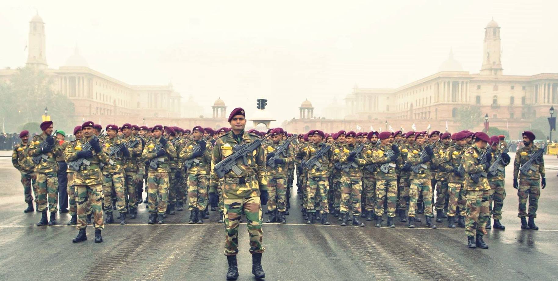 1829x923 Indian Paratroppers Delhi Military