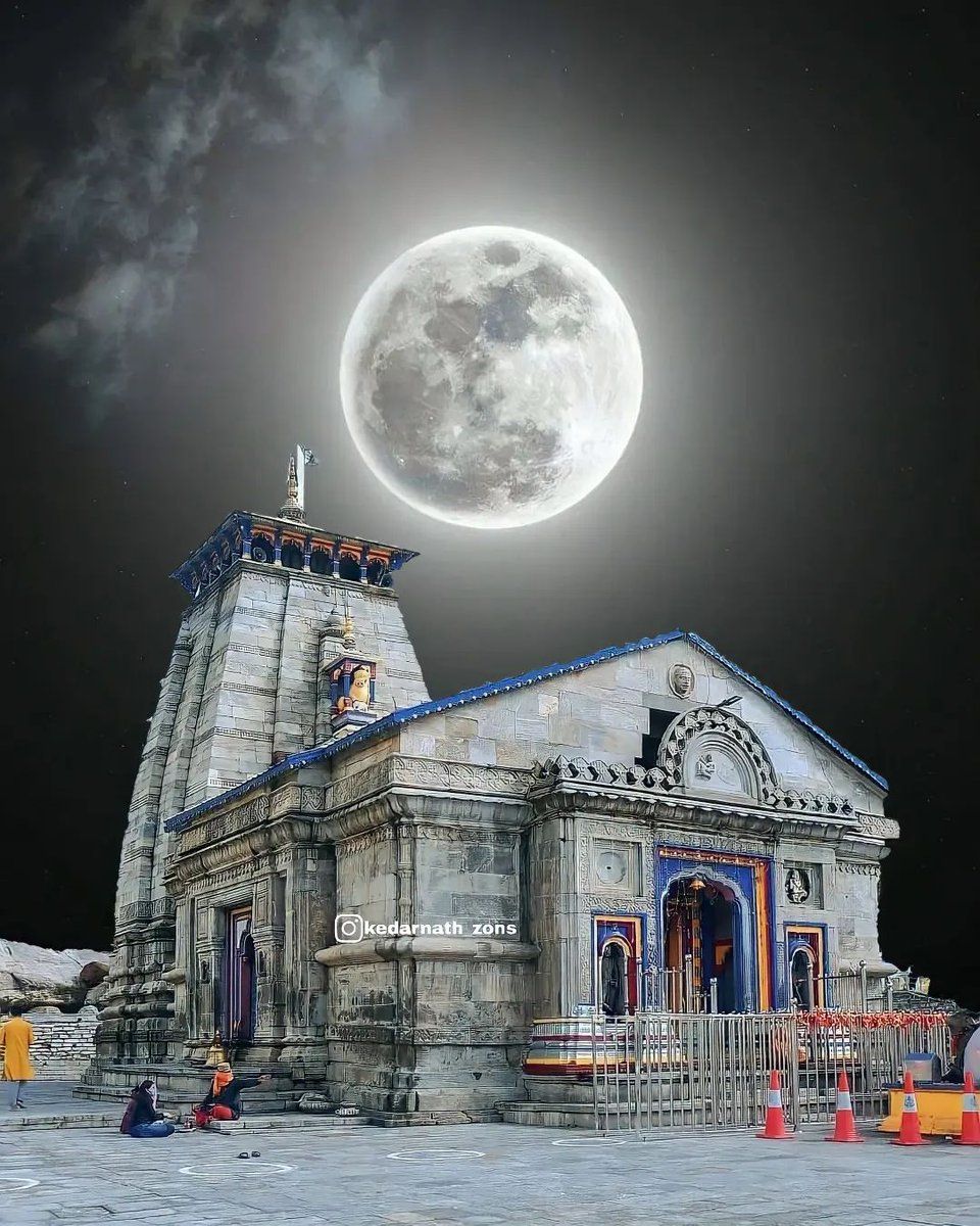 960x1200 night view of our Majestic Mandirs which are perfect blend of beauty & divinity ❣️ 1. Shri Kashi