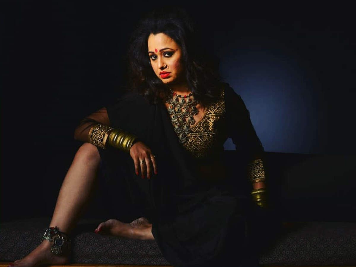 1200x900 Taarak Mehta Ka Ooltah Chashmah: Sweet Madhavi bhabhi aka Sonalika Joshi turns vamp for latest photohoot- The Etimes Photogallery