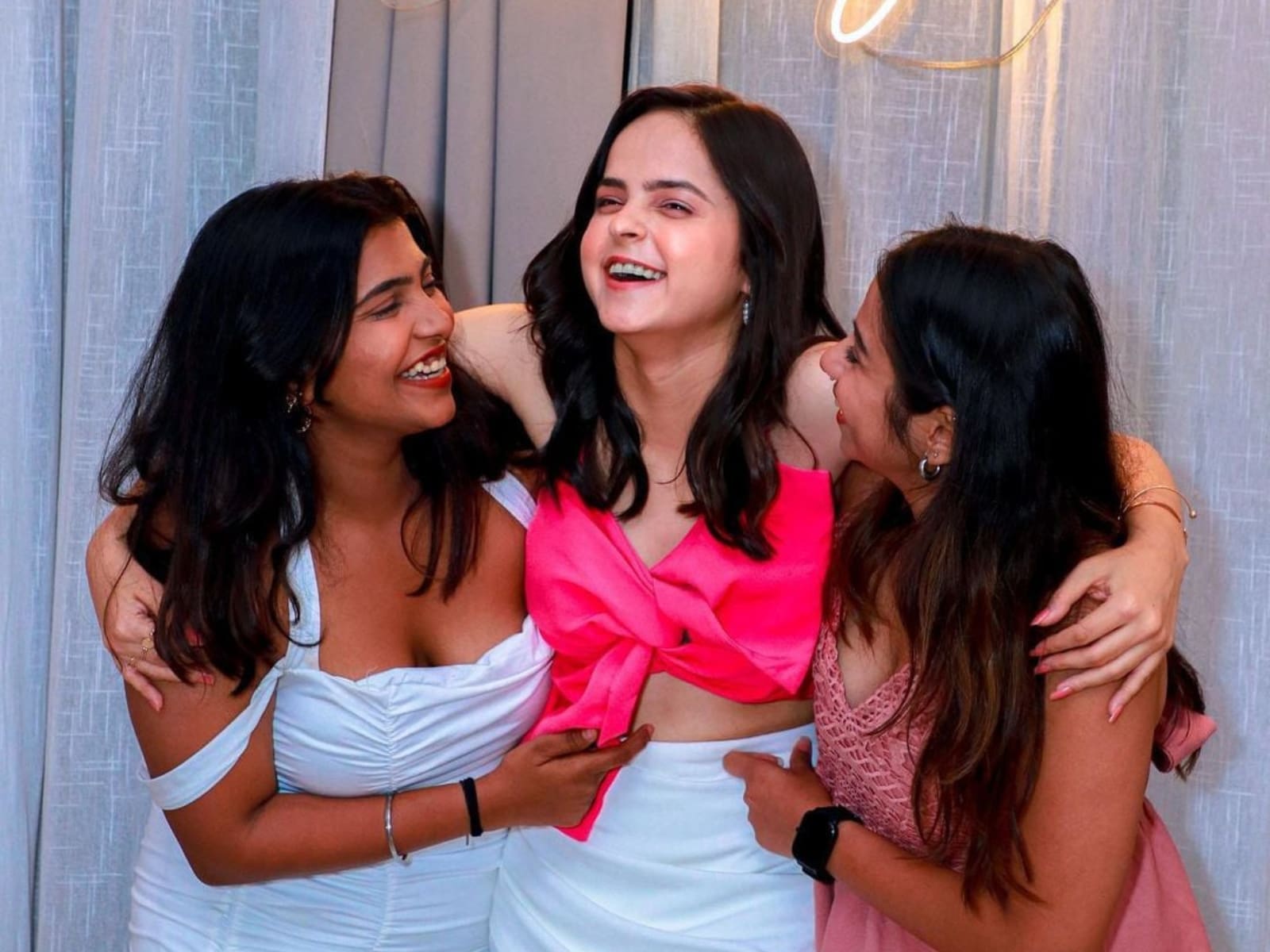 1600x1200 TMKOC's Sonu Bhide aka Palak Sindhwani Celebrates Birthday in Style