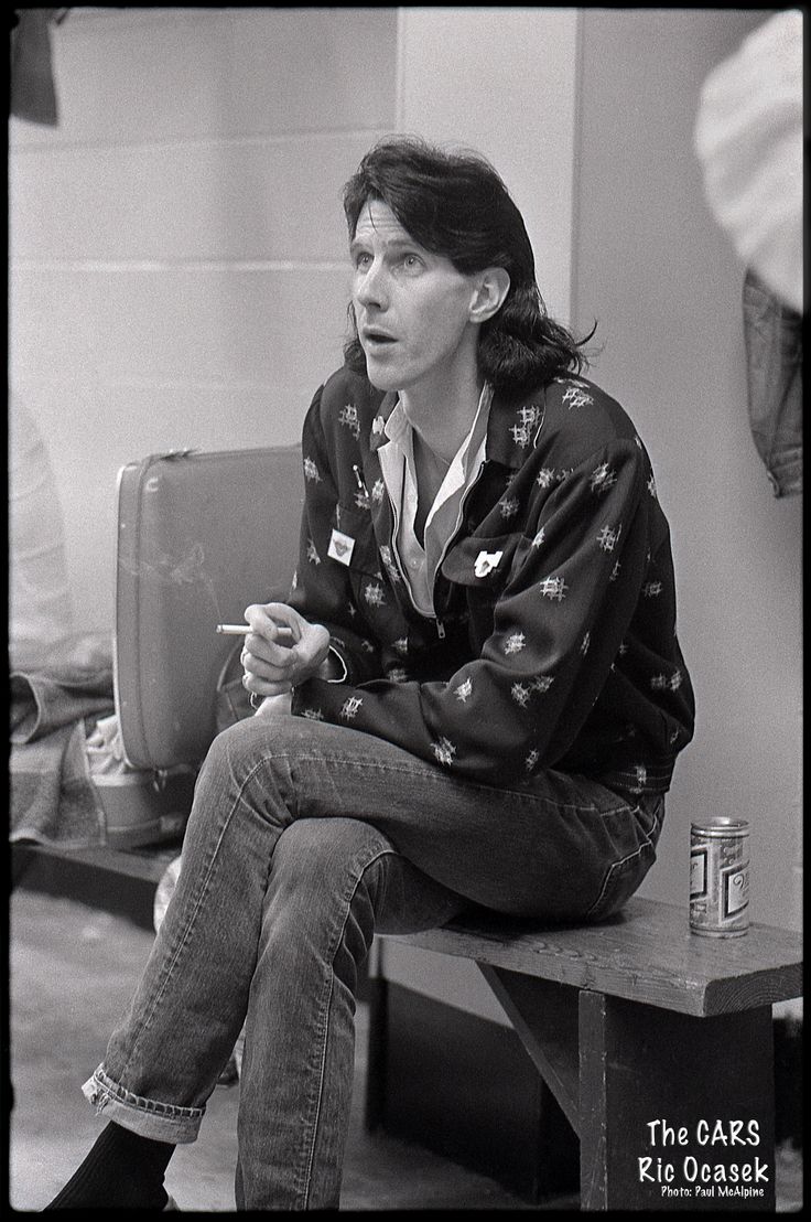 736x1108 Paul mccartney winter. Paul mccartney 1950s, The cars band wallpaper, Ric ocasek