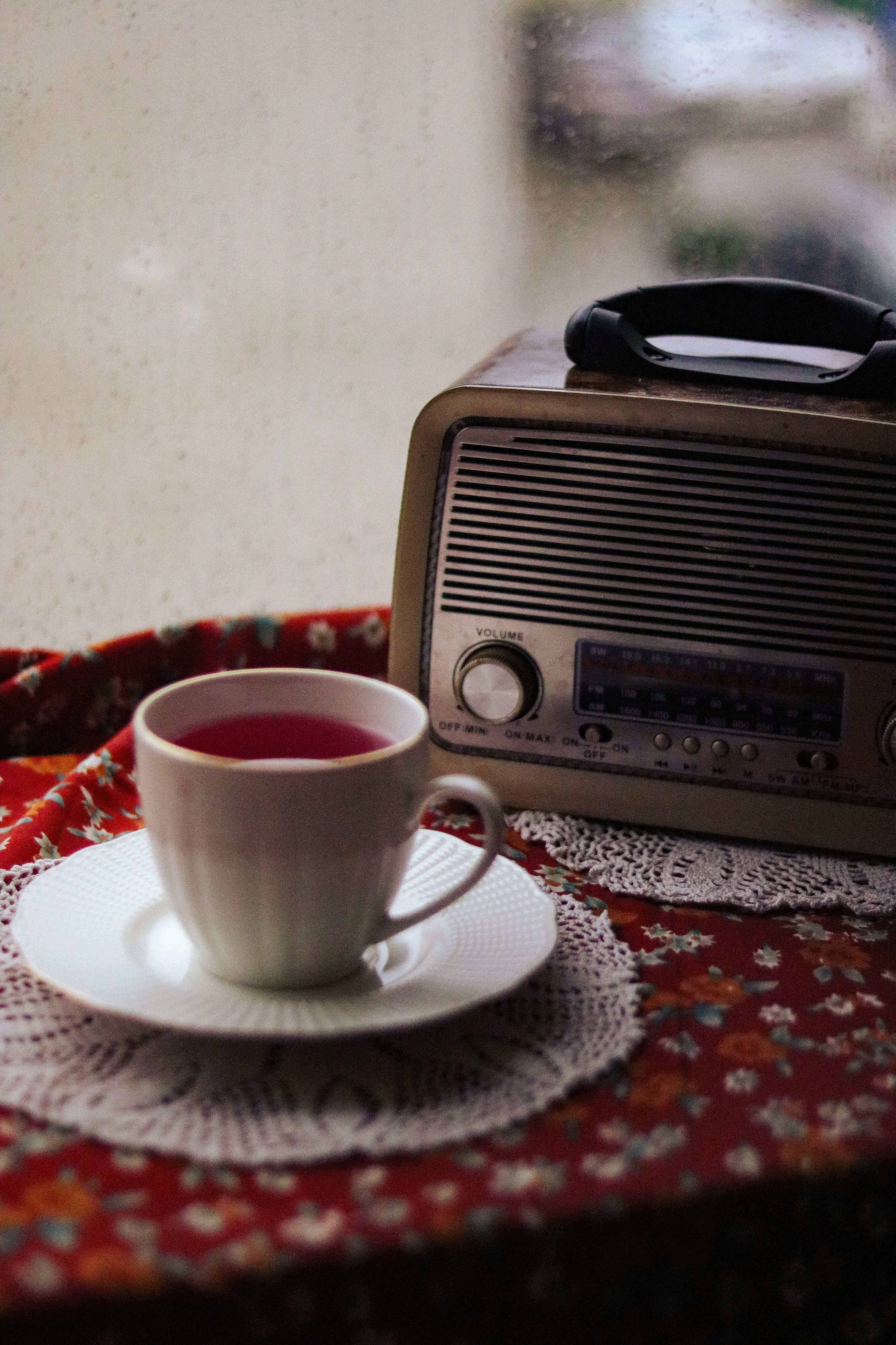 4000x6000 Cup of Tea near Vintage Radio · Free