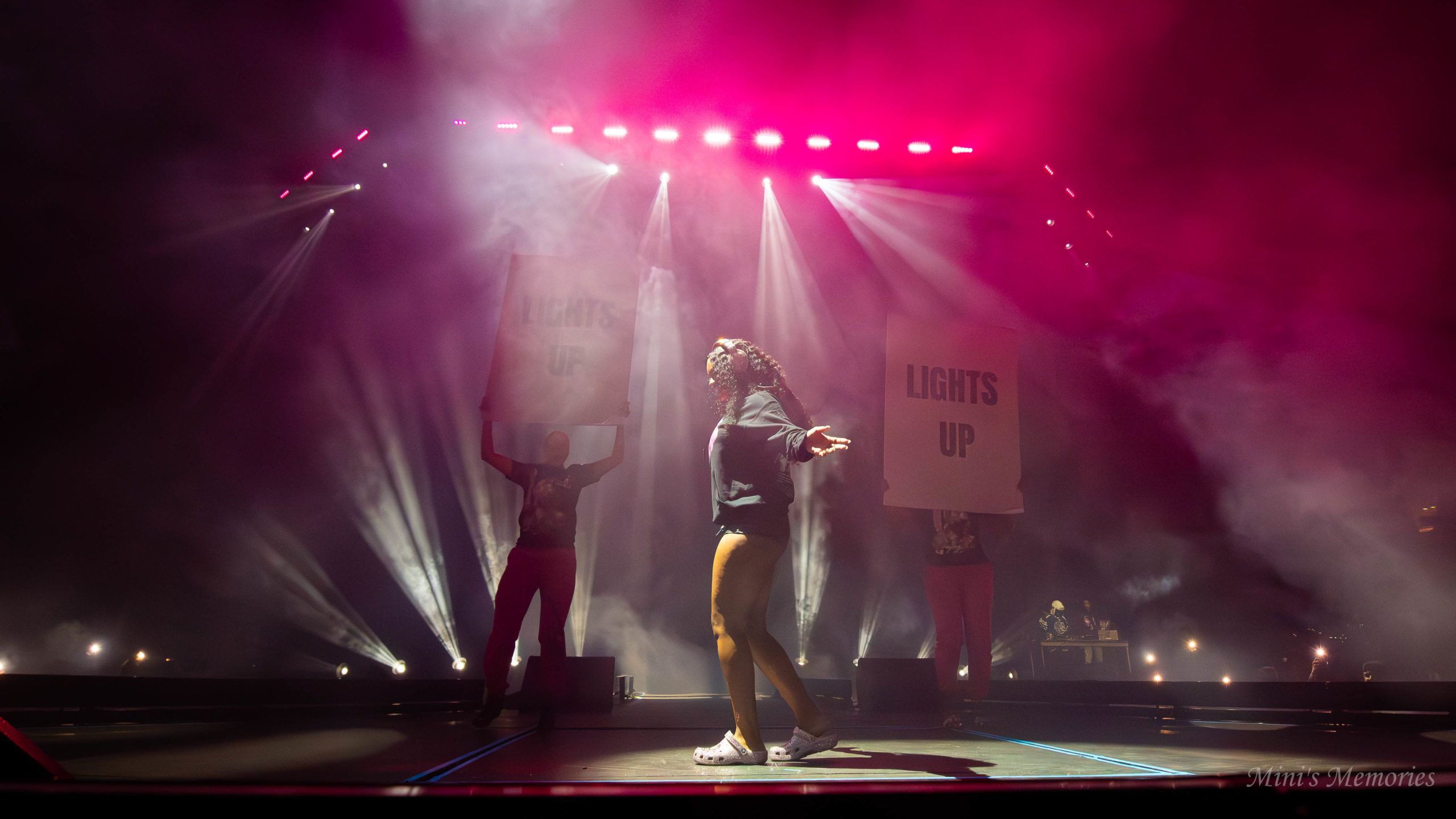 2560x1440 Photo Gallery: Don Toliver with Monaleo and Molly Santana at Toronto's Scotiabank Arena Eric Alper