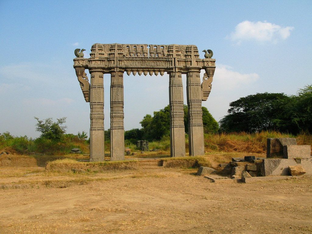 1024x768 Warangal Fort Thoranam