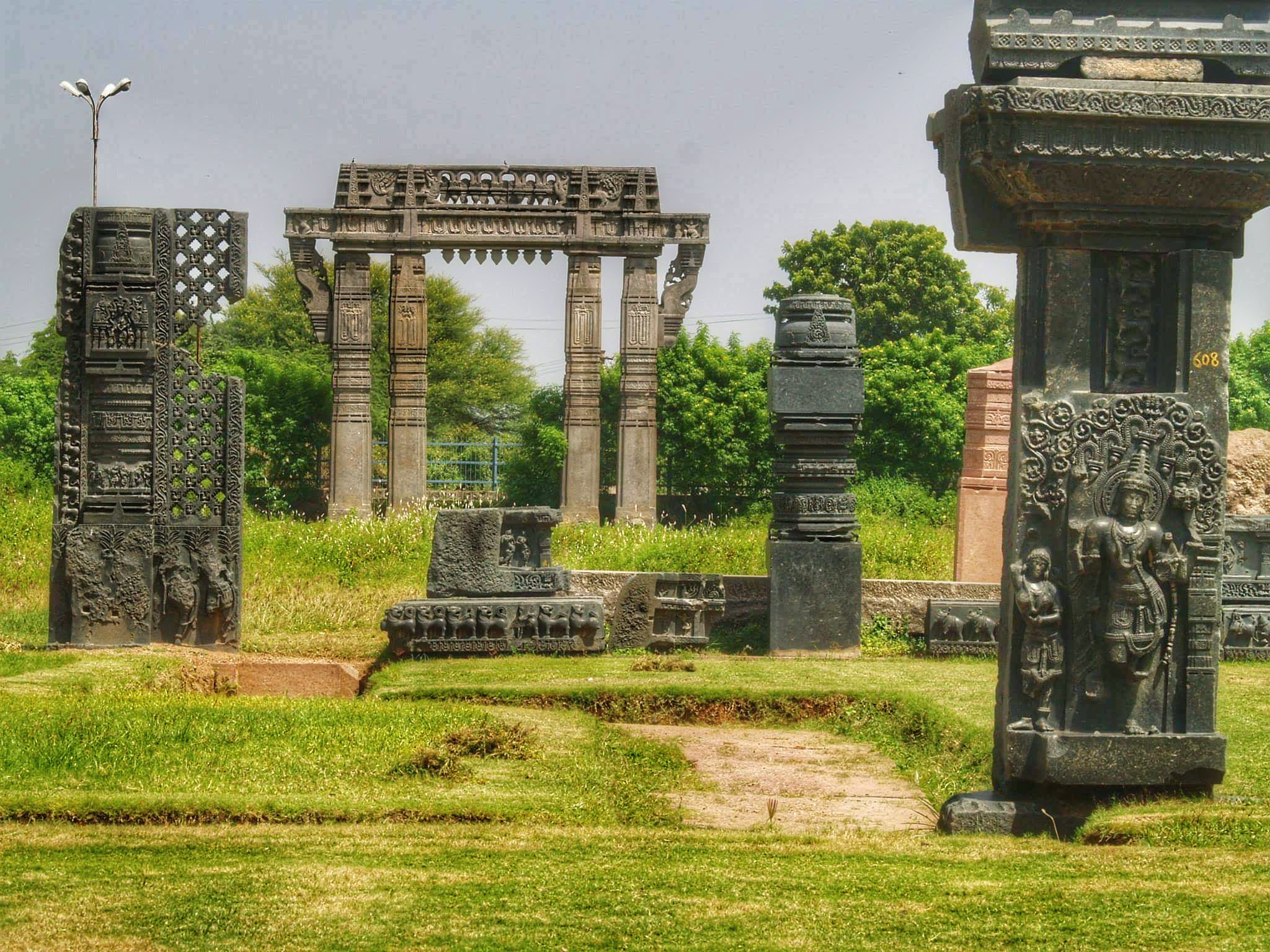 2048x1536 Kakatiya Kala Thoranam