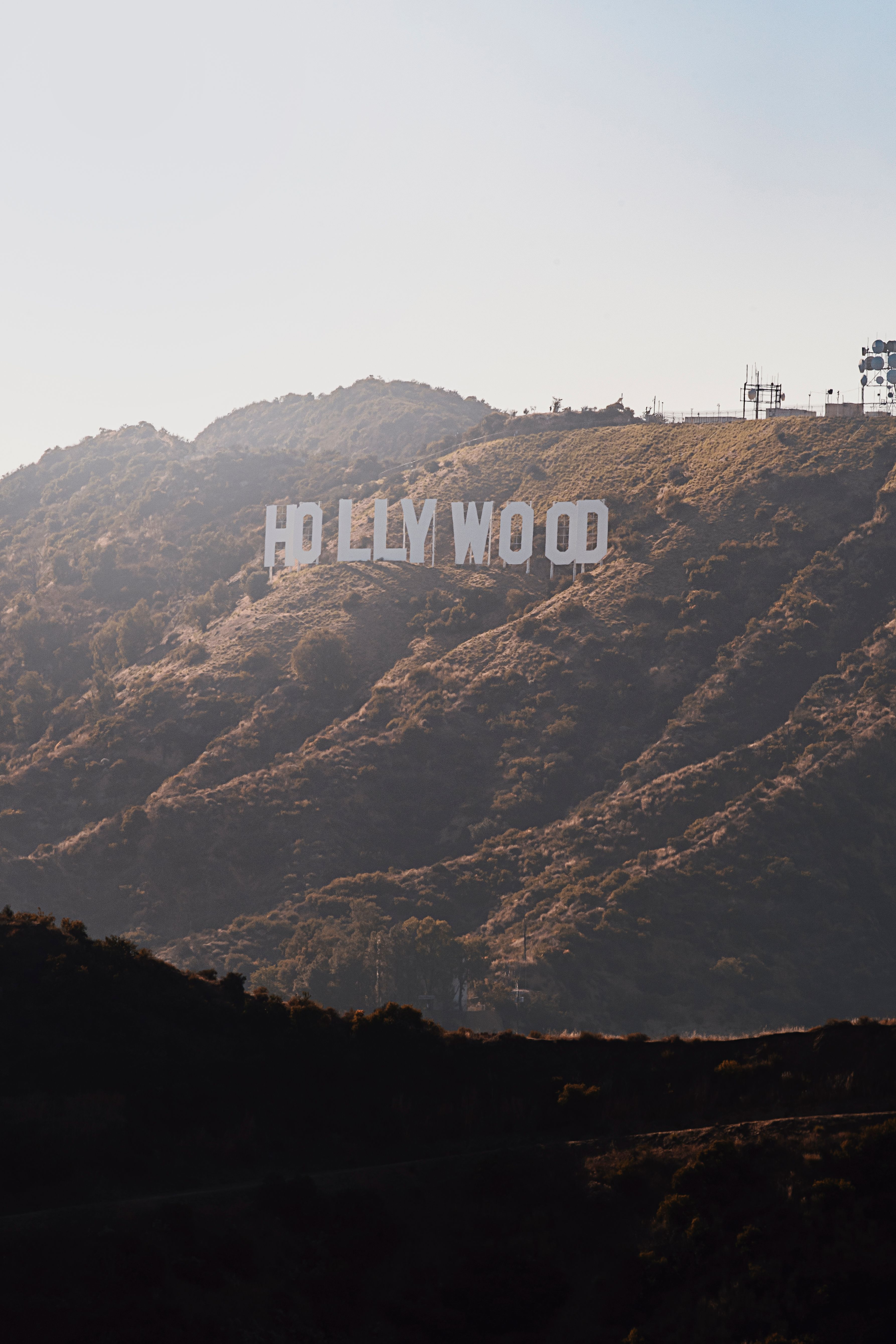 3573x5359 Iconic Hollywood Sign on Los Angeles Hillside · Free