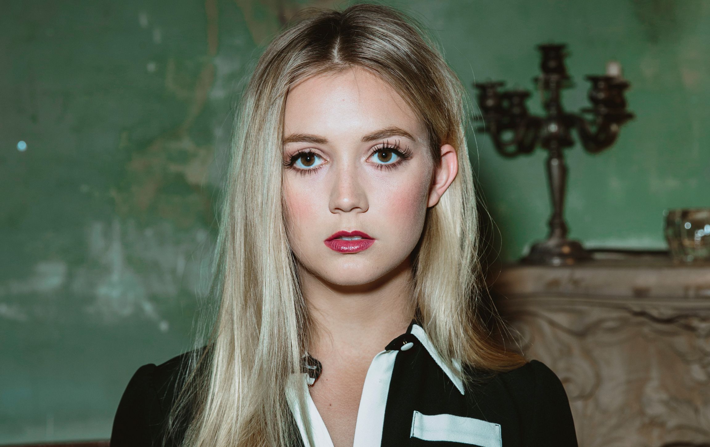 2304x1451 Free Billie Lourd 4K Wallpaper & Desktop HD Background for PC