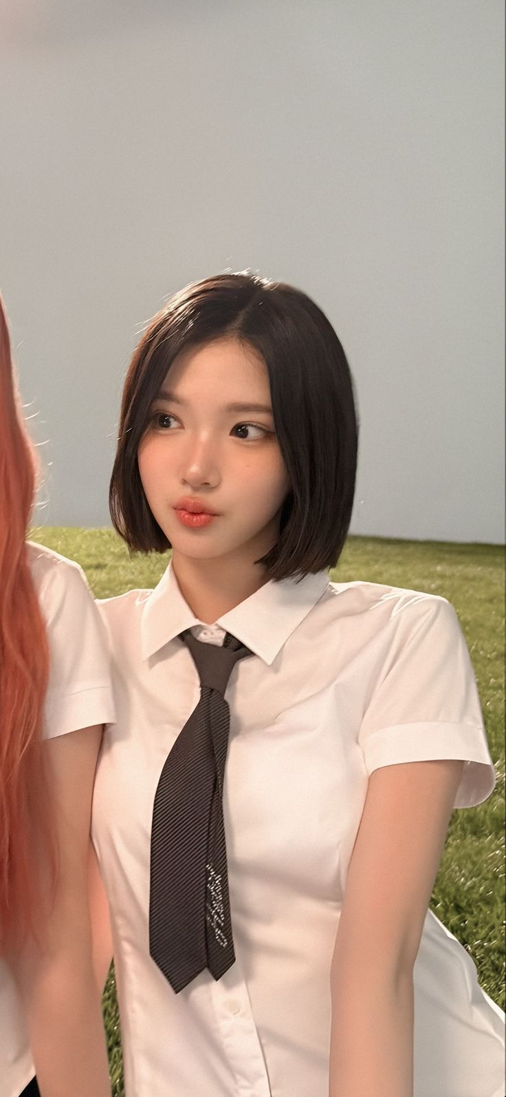 736x1593 jiwoo wallpaper