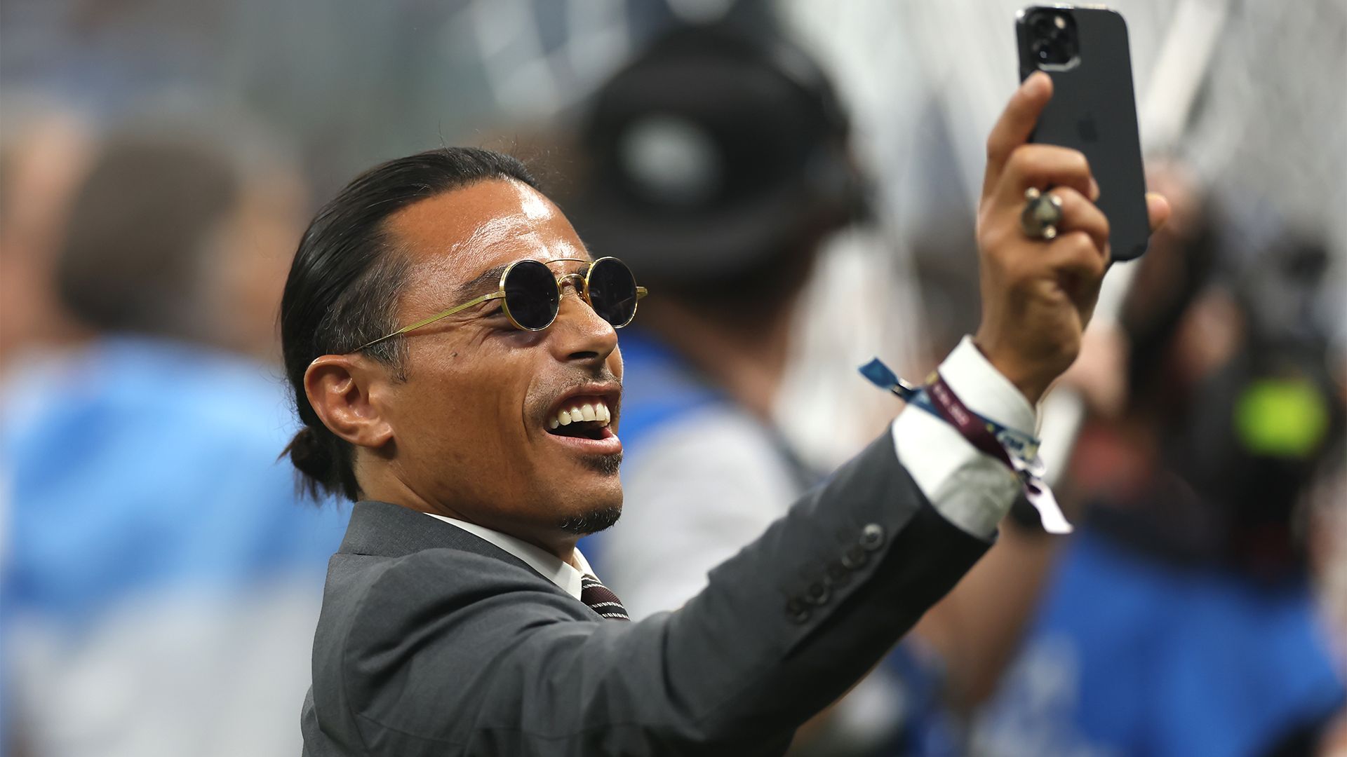 1920x1080 Salt Bae under FIFA investigation! Celebrity World Cup pitch invasion controversy being looked into