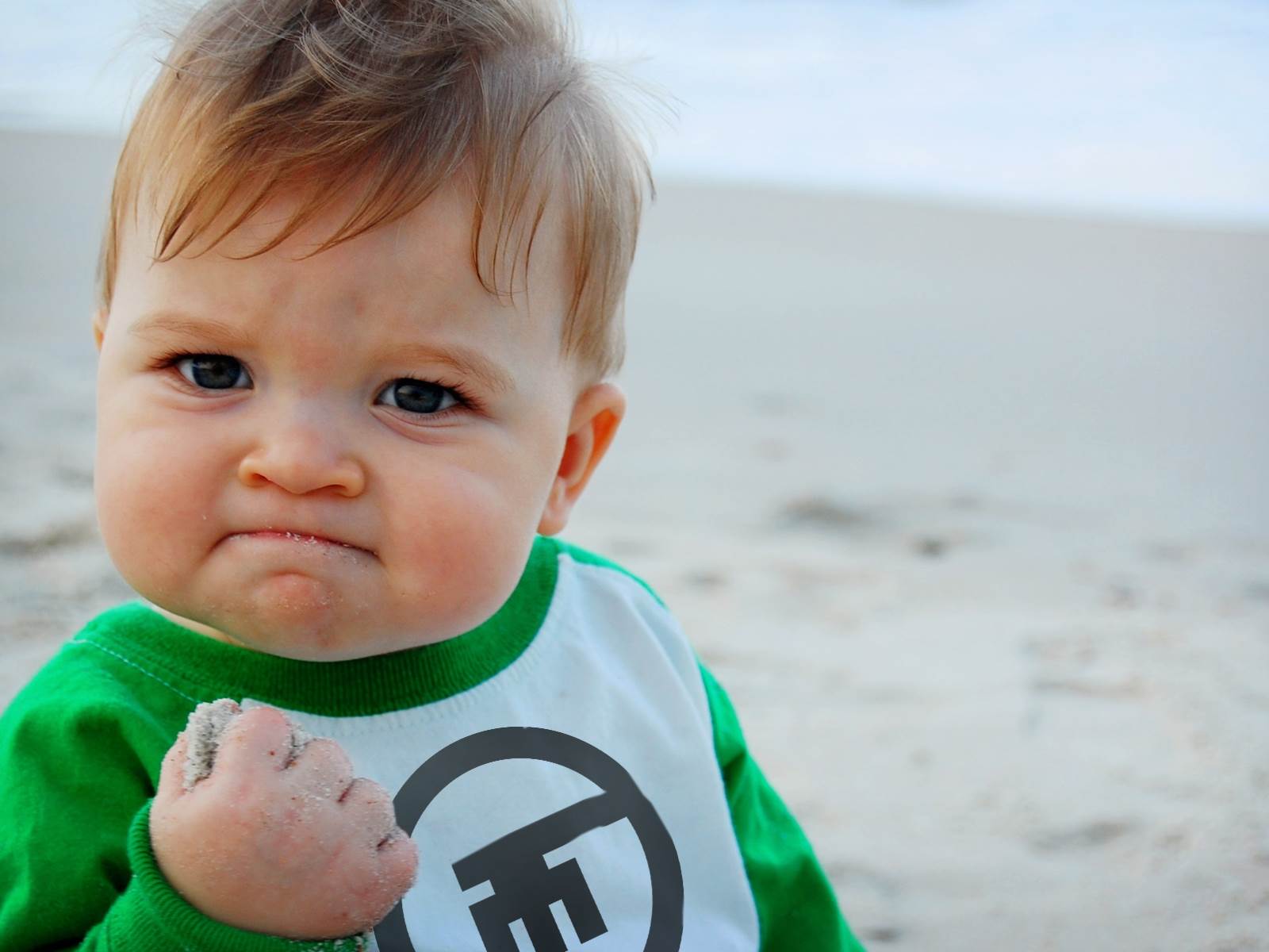 1600x1200 Download Photography Child Baby Beach Victory Wallpaperx1200