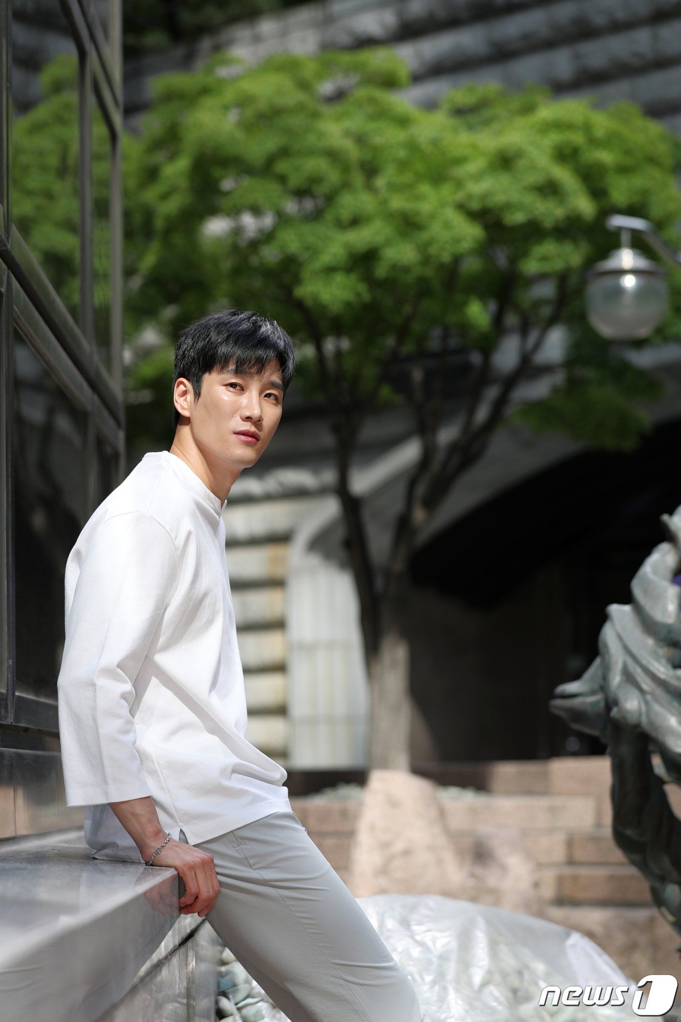 1400x2100 Ahn Bo Hyun Wallpaper