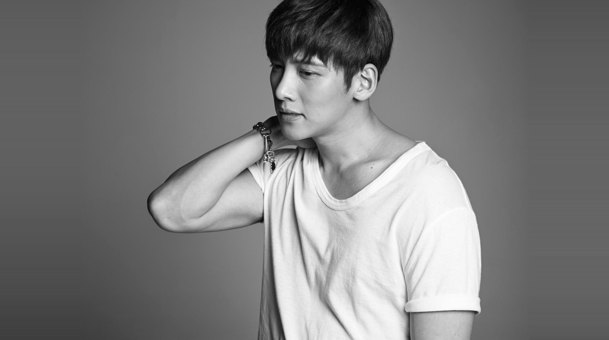 2000x1119 Ahn Bo Hyun Wallpaper