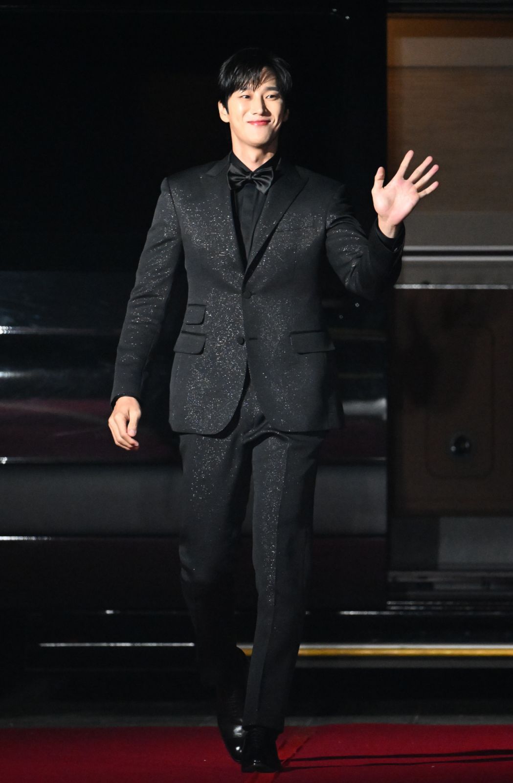 1049x1600 Ahn Bo Hyun Fashion: 7 Of His Best Outfits