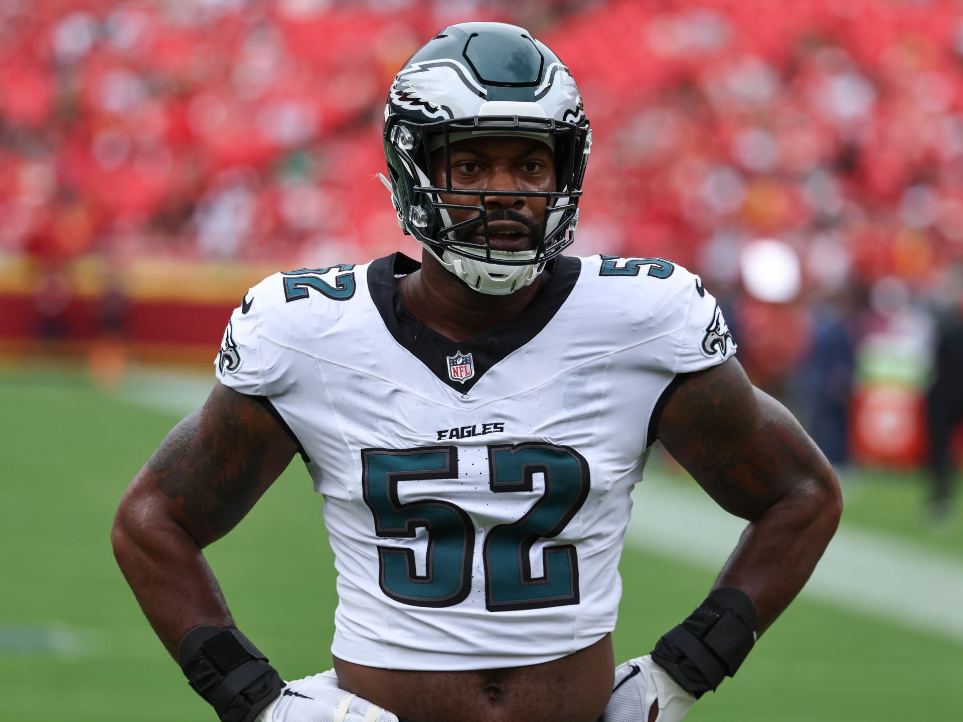 1920x1440 Who is NFL star Za'Darius Smith?