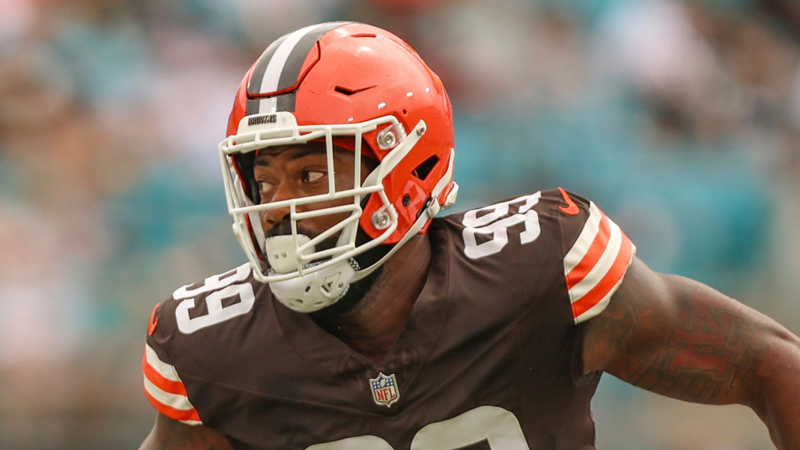 1600x900 NFL trade deadline: Detroit Lions trade for Za'Darius Smith from Cleveland Browns after Aidan Hutchinson injury