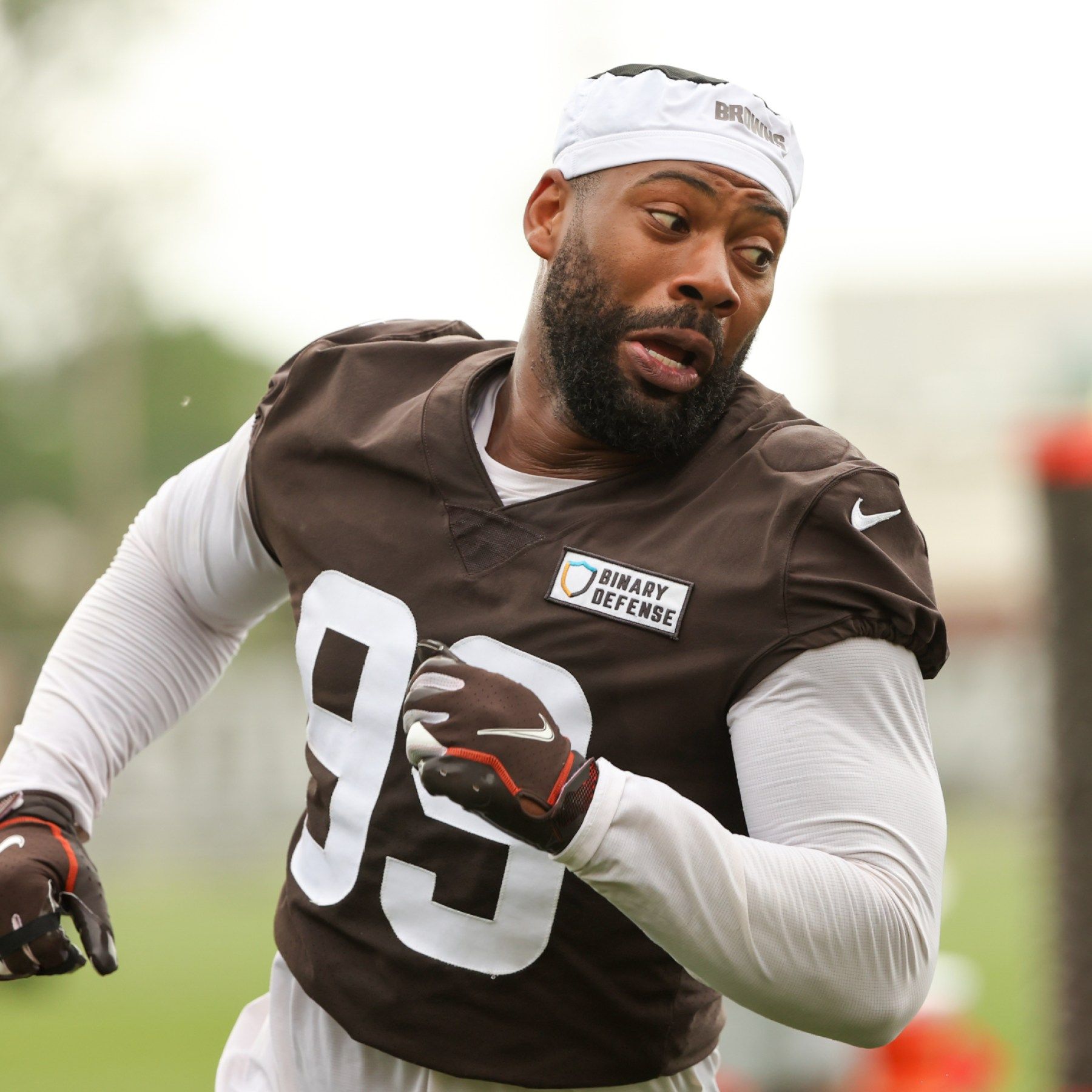 1800x1800 Za'Darius Smith hits Browns OTAs with new look, determined attitude