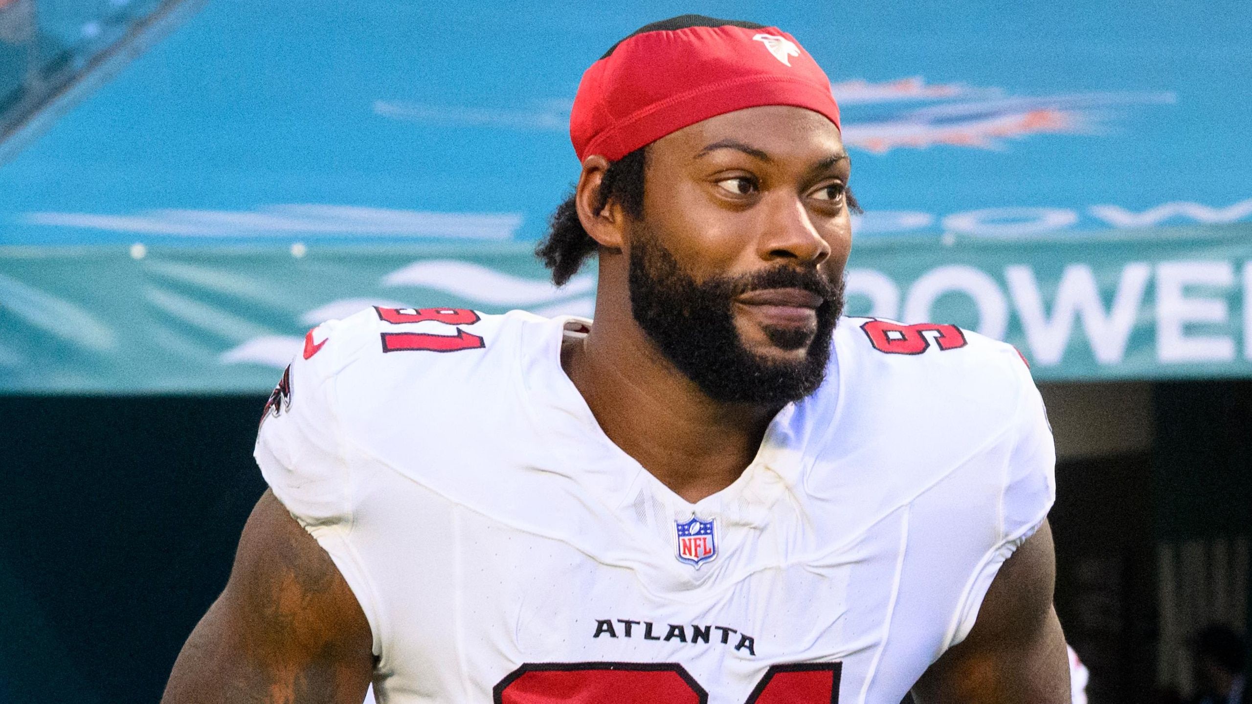2560x1440 Za'Darius Smith Paying For His Church Congregation to Attend Falcons Home Opener