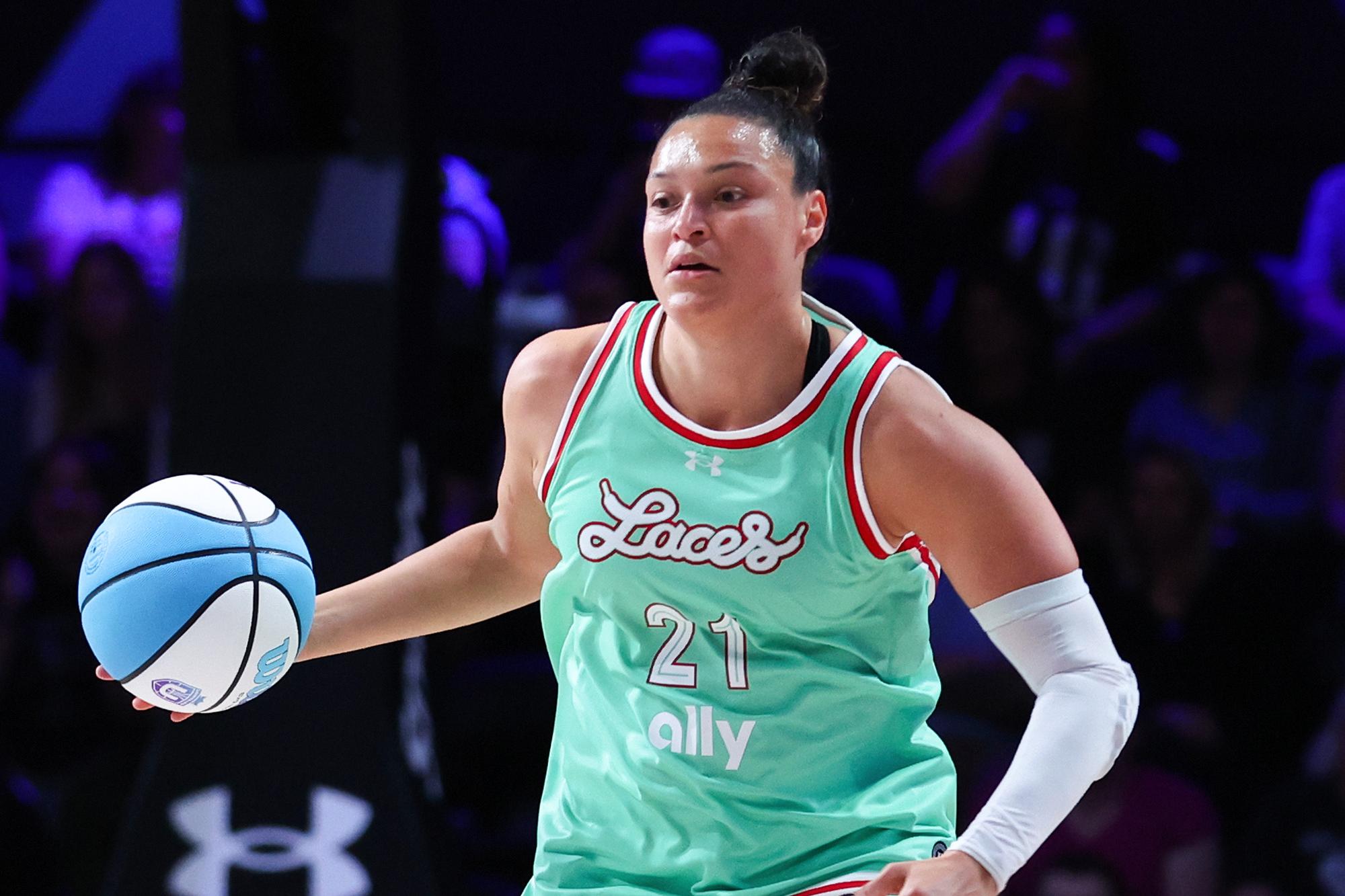 2000x1333 Kayla McBride, Laces Wow Fans in Win as Phantom Eliminated from Unrivaled Playoff Race