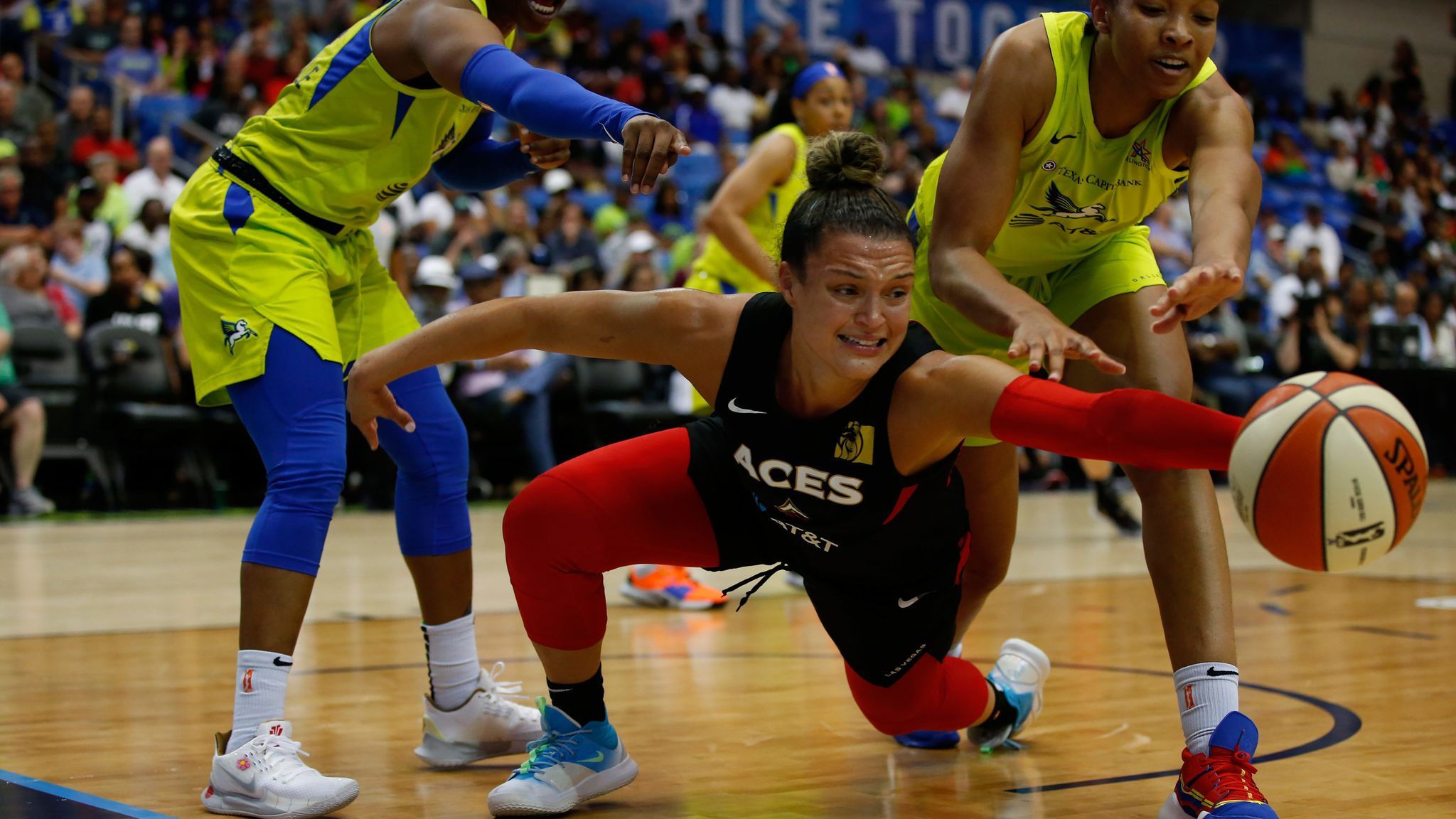 2048x1152 WNBA: Kayla McBride scores 21 points as Las Vegas Aces beat Dallas Wings