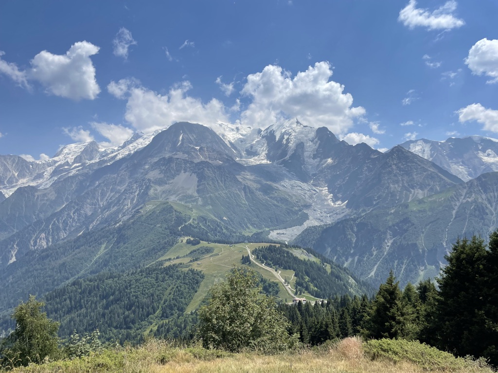1024x768 UTMB 100 Mile Race Course: Detailed Route Explained