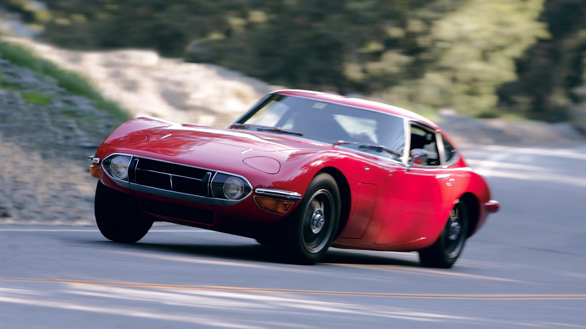2048x1152 Theme & Variation: 1969 Toyota 2000GT Vs. 1965 Jaguar E Type