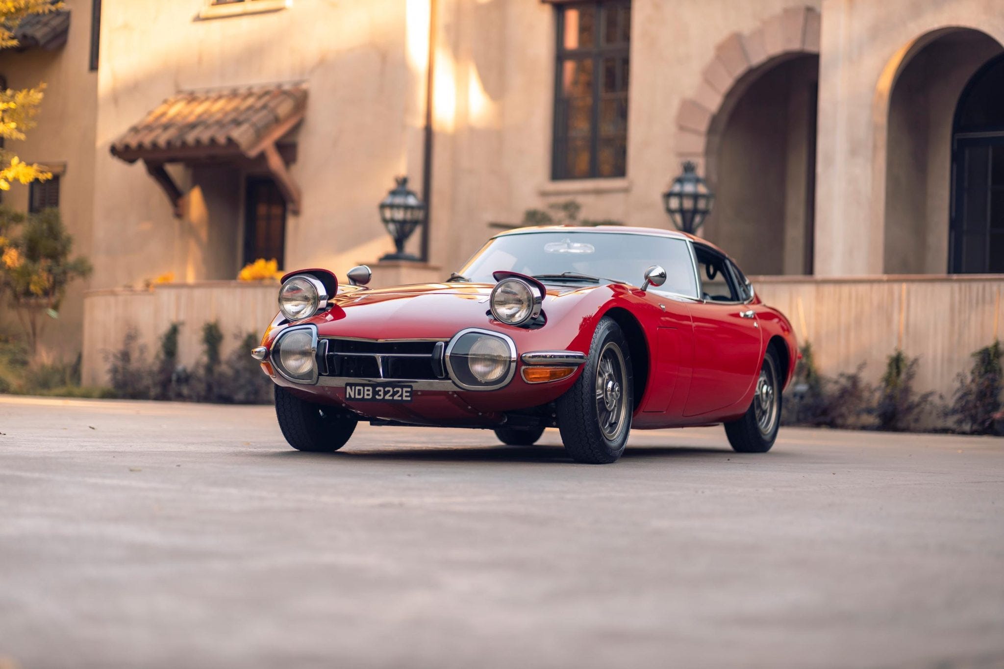 2048x1365 There's a Toyota 2000GT on Bring a Right Now