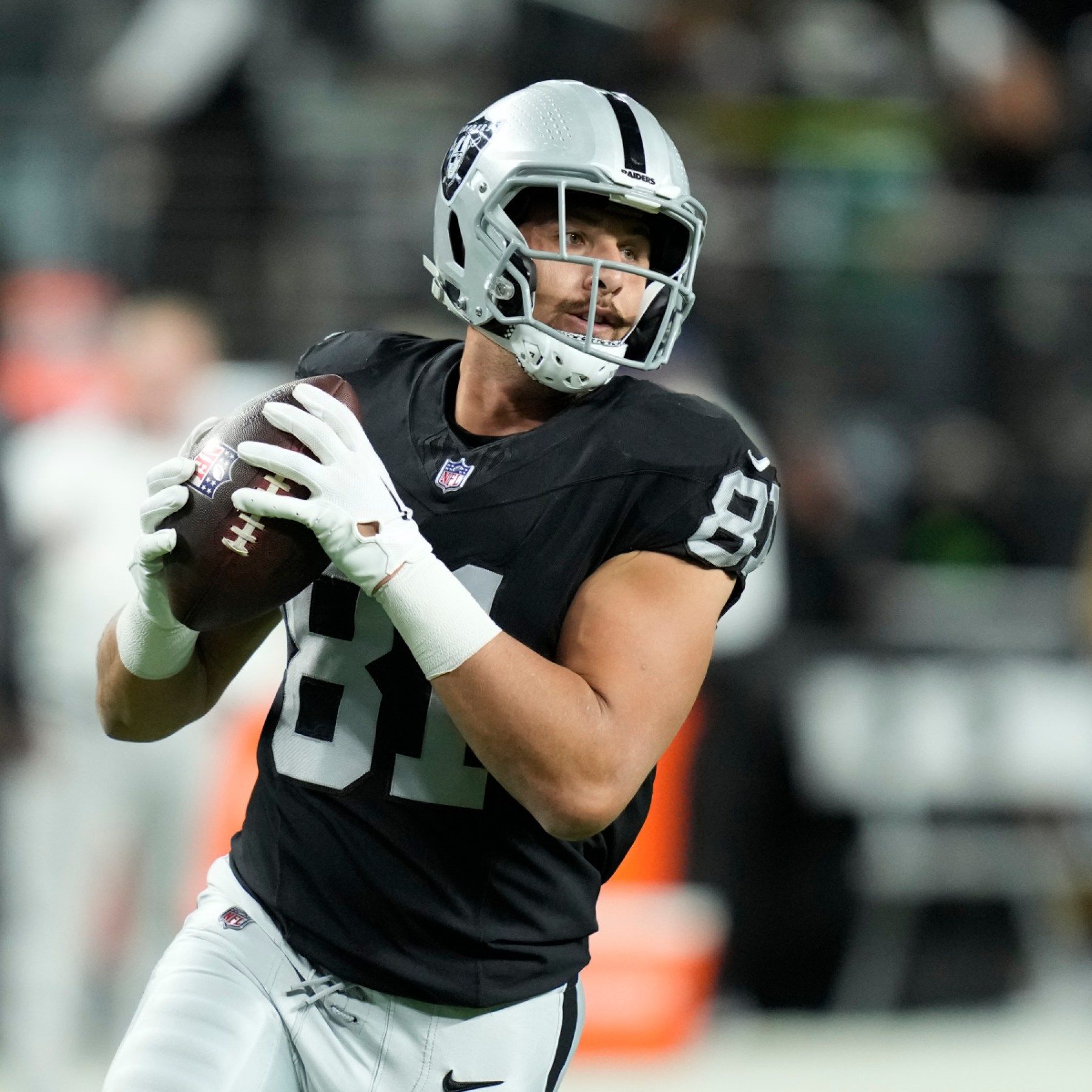 1800x1800 Source: Patriots, TE Austin Hooper Agree To 1 Year Free Agent Deal