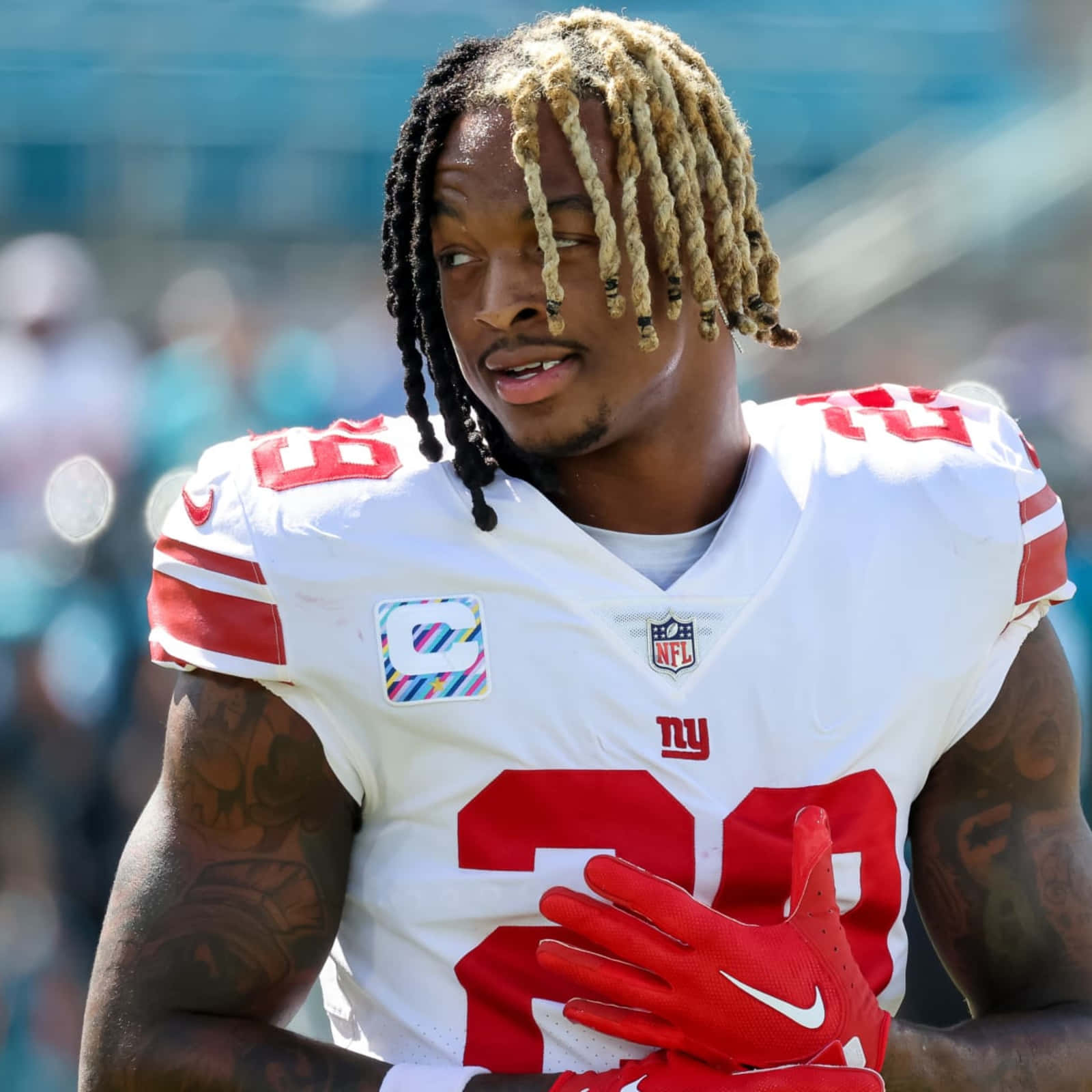 1600x1600 Download Football Player Xavier Mc Kinney29 N Y Giants Wallpaper