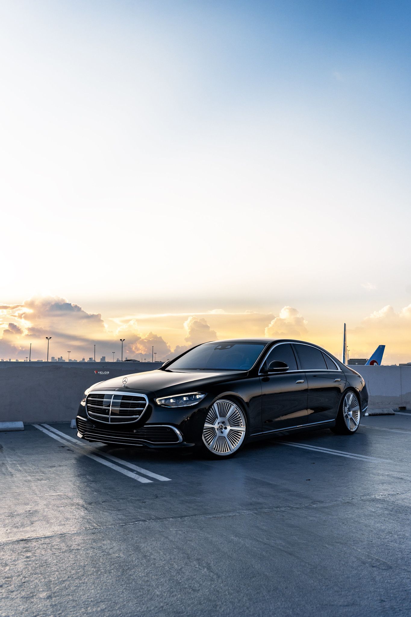1365x2048 Mercedes S580 on Velos CRS 6M 1pc Monoblock Forged