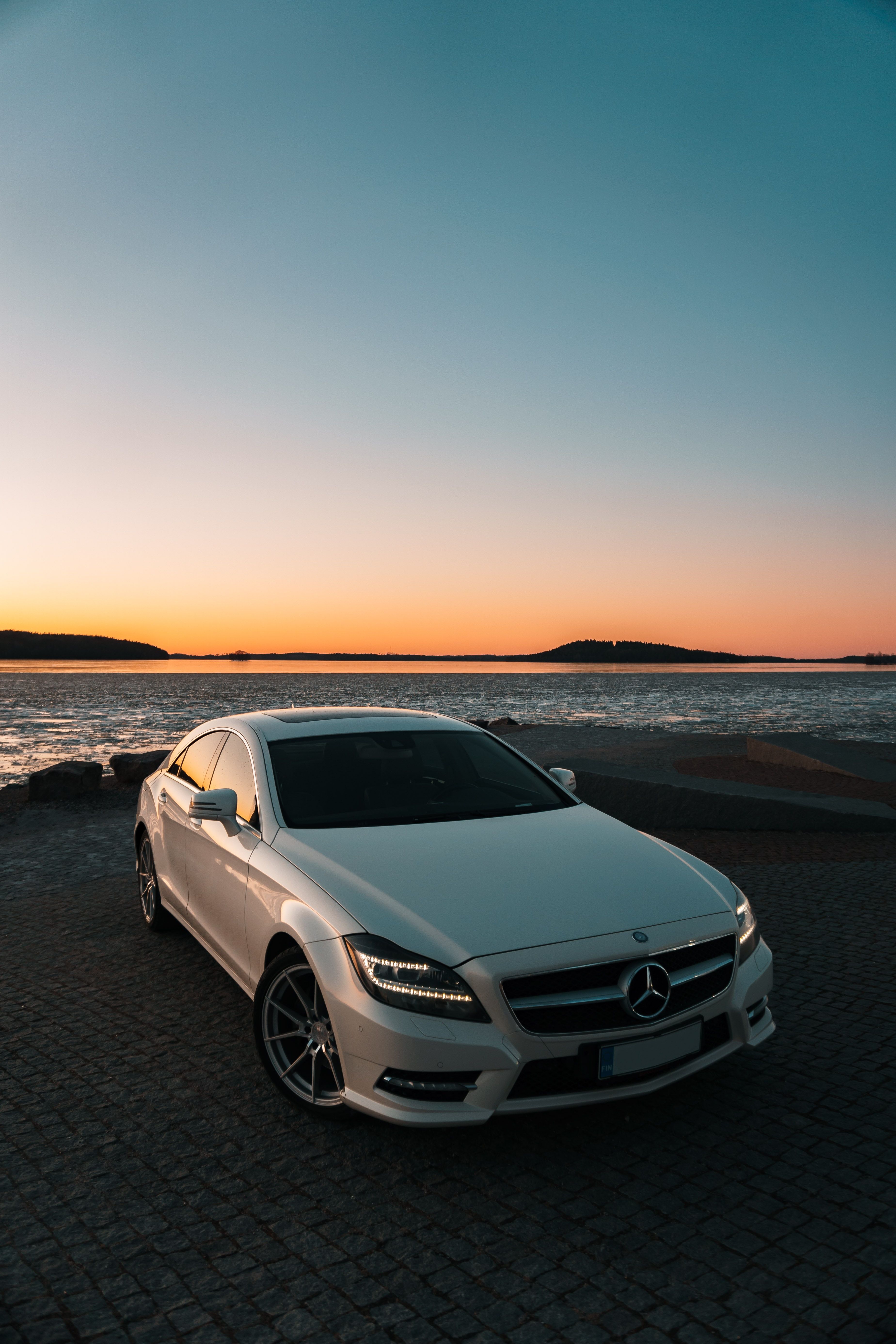 3697x5545 Mercedes Maybach S580 Phone Wallpaper: Free 4K & HD Downloads
