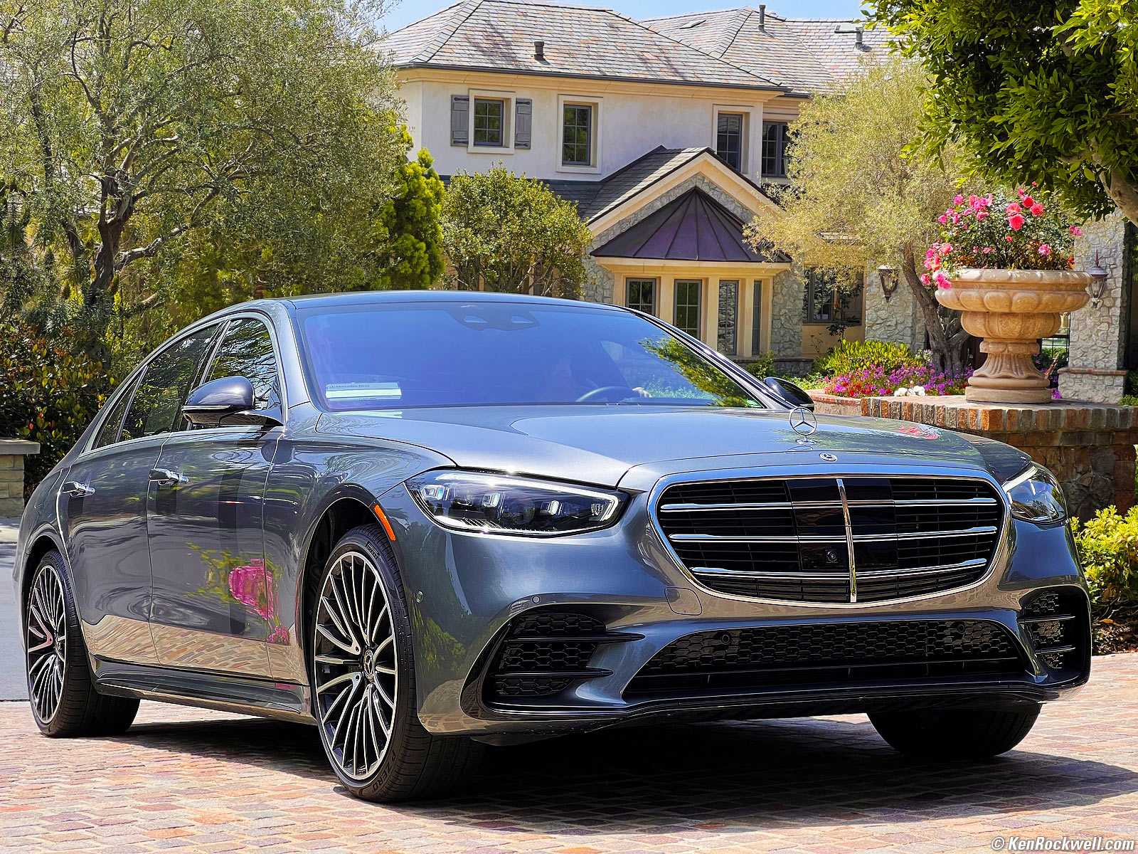 1600x1200 Mercedes S580