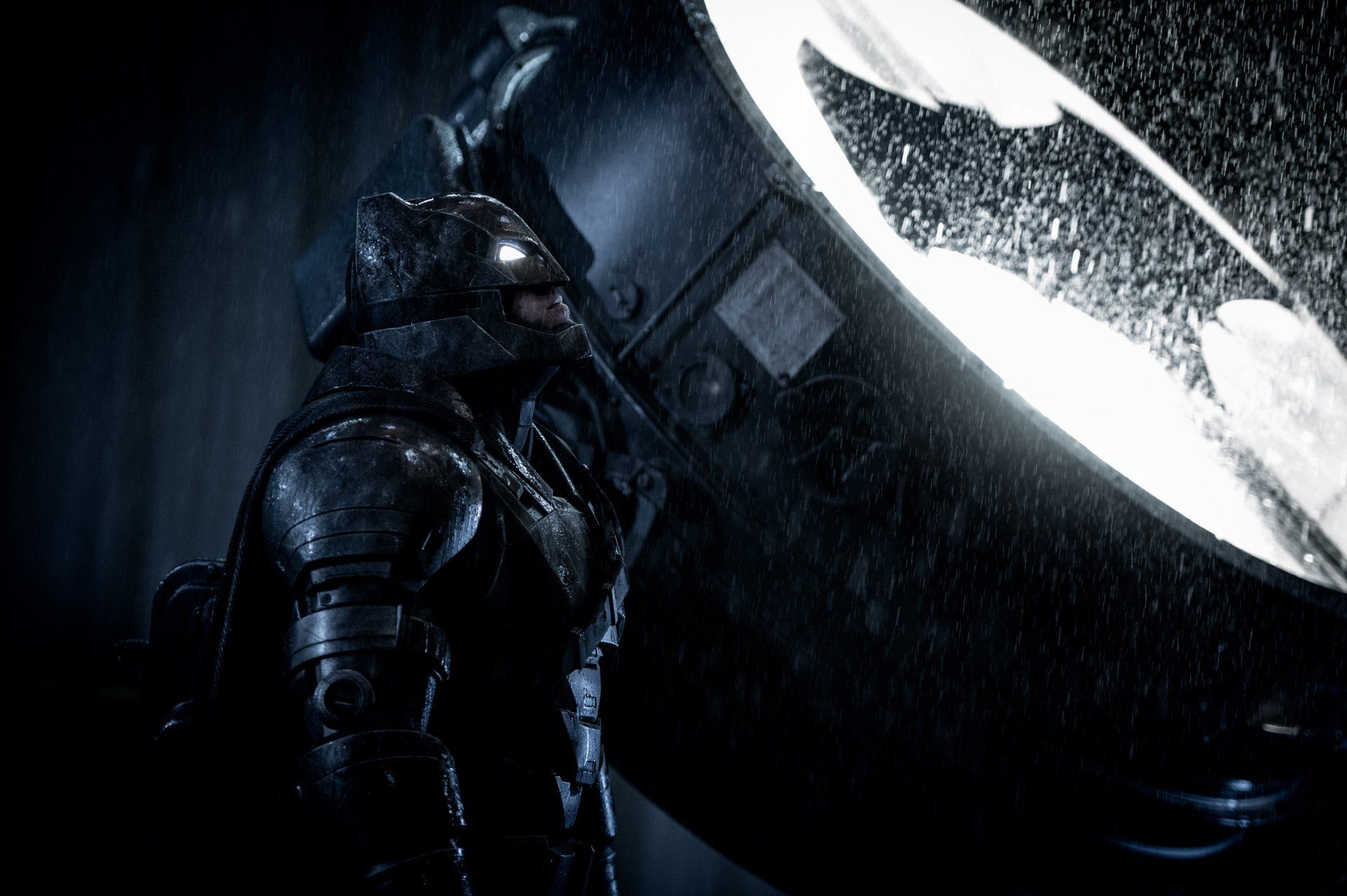 1920x1278 4K Ultra HD Wallpaper: Batman And Bat Signal From Dawn Of Justicex3181