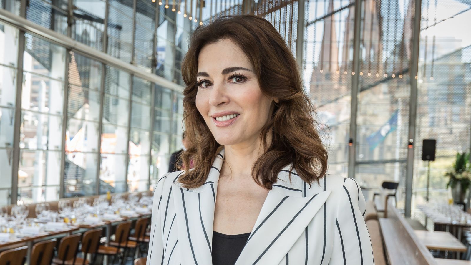 1600x900 Nigella Lawson's Minimalist Christmas Tree Exudes Luxury. Homes and Gardens
