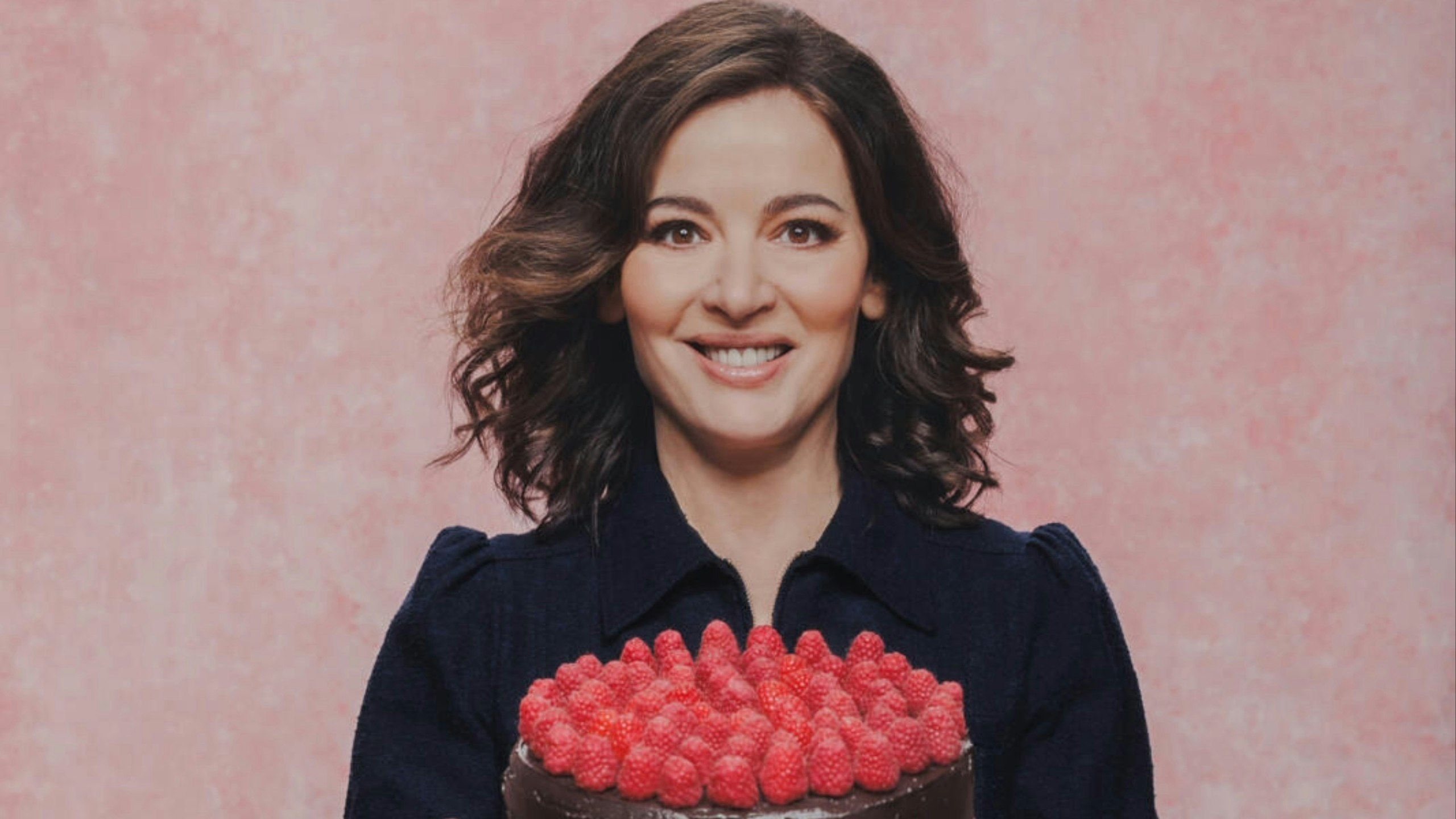 2560x1440 An Ode To Nigella, The New Queen Of Bake Off