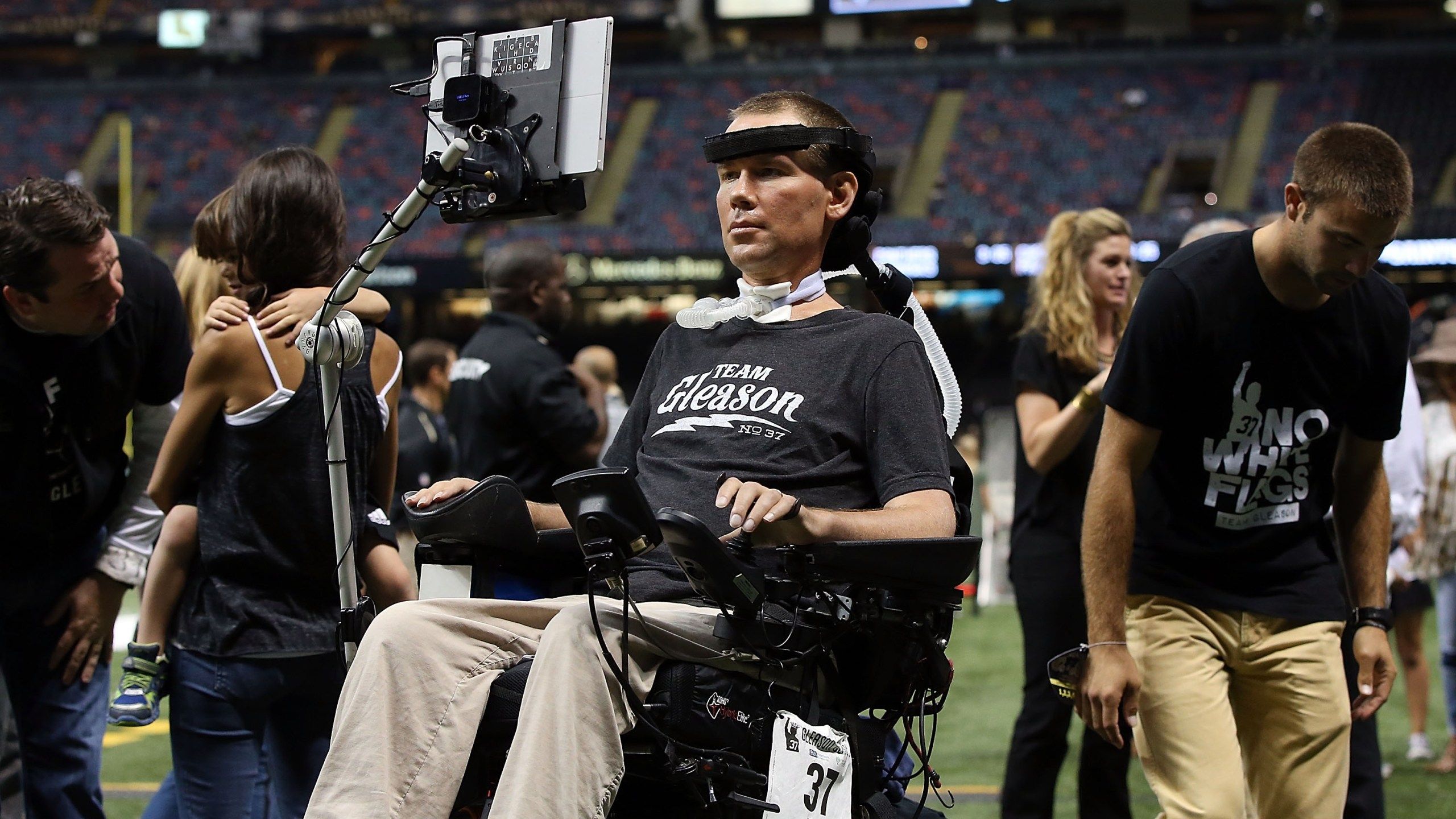 2560x1440 Former Saint Steve Gleason Wins The Internet With Post Game Tweet