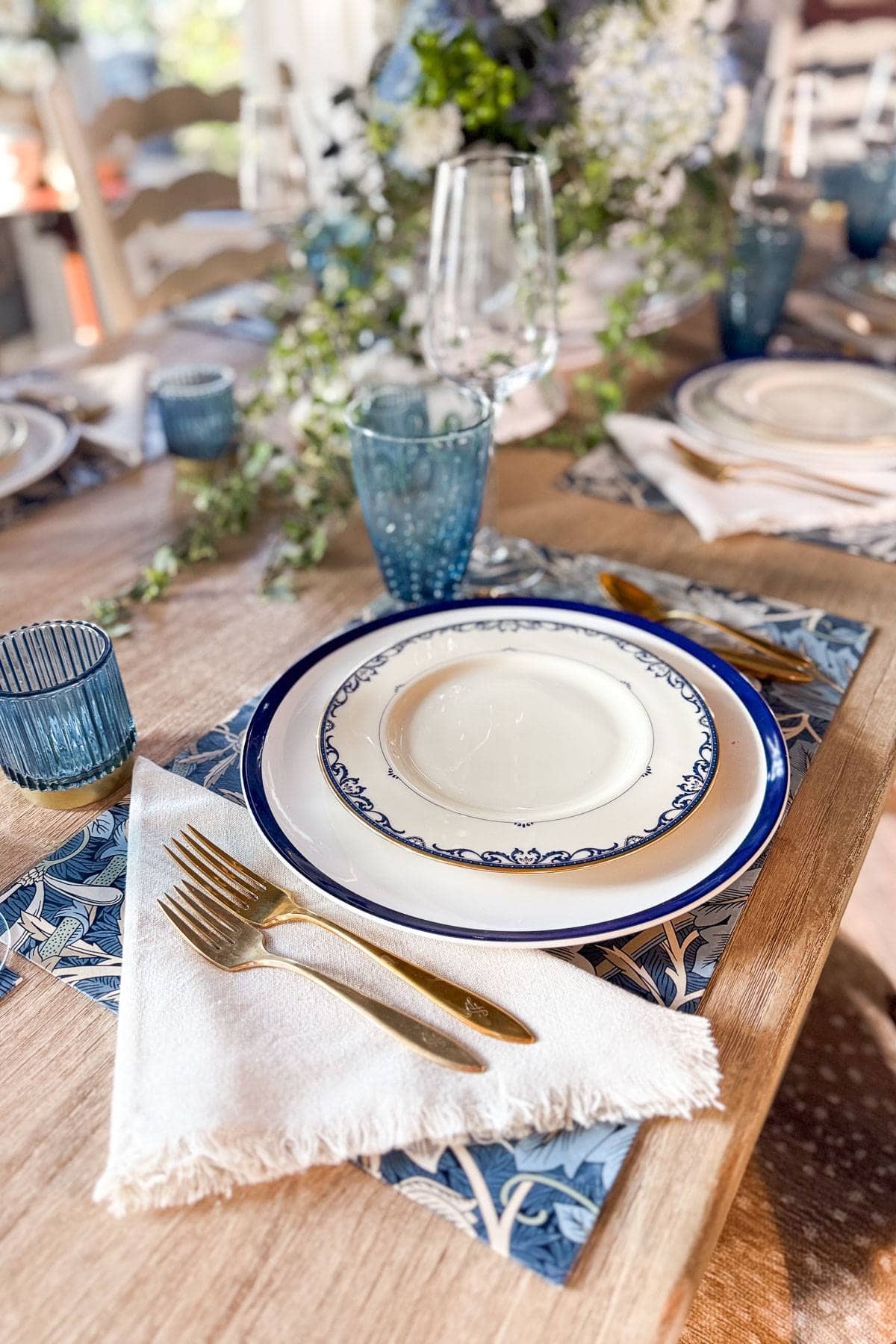1200x1800 DIY Wallpaper Placemats: Easy Home Decor Project