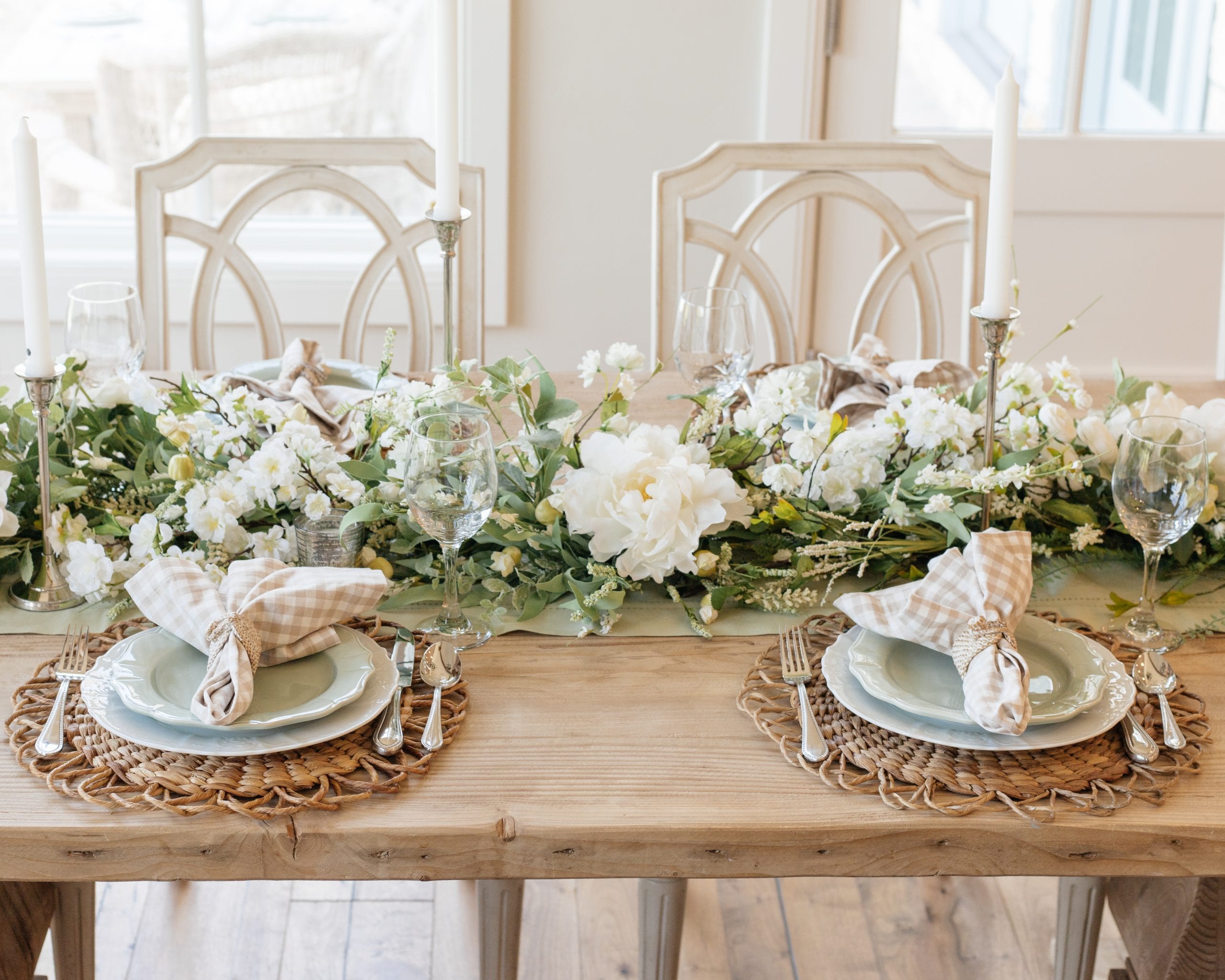 2560x2048 Fall Transitional Tablescape. Sage Green And White Tablescape