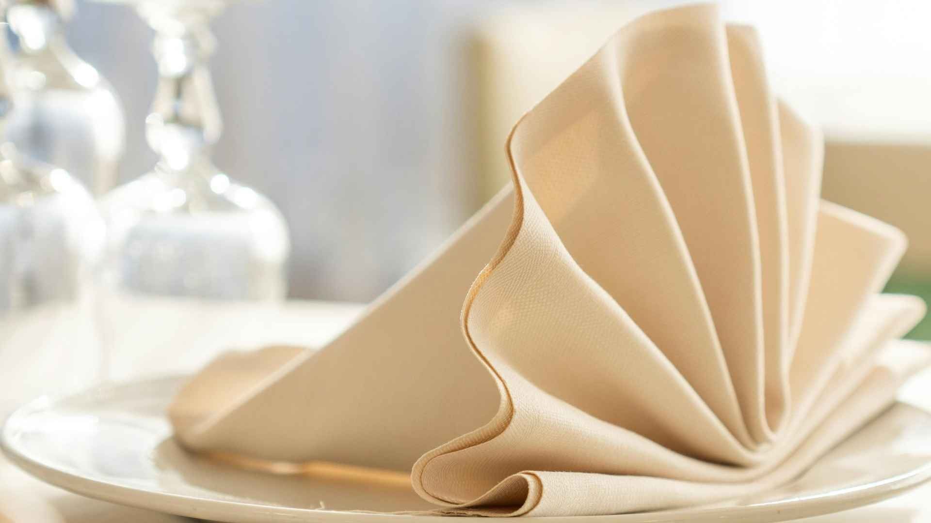 1920x1080 Set the Perfect Table with This Expert Guide