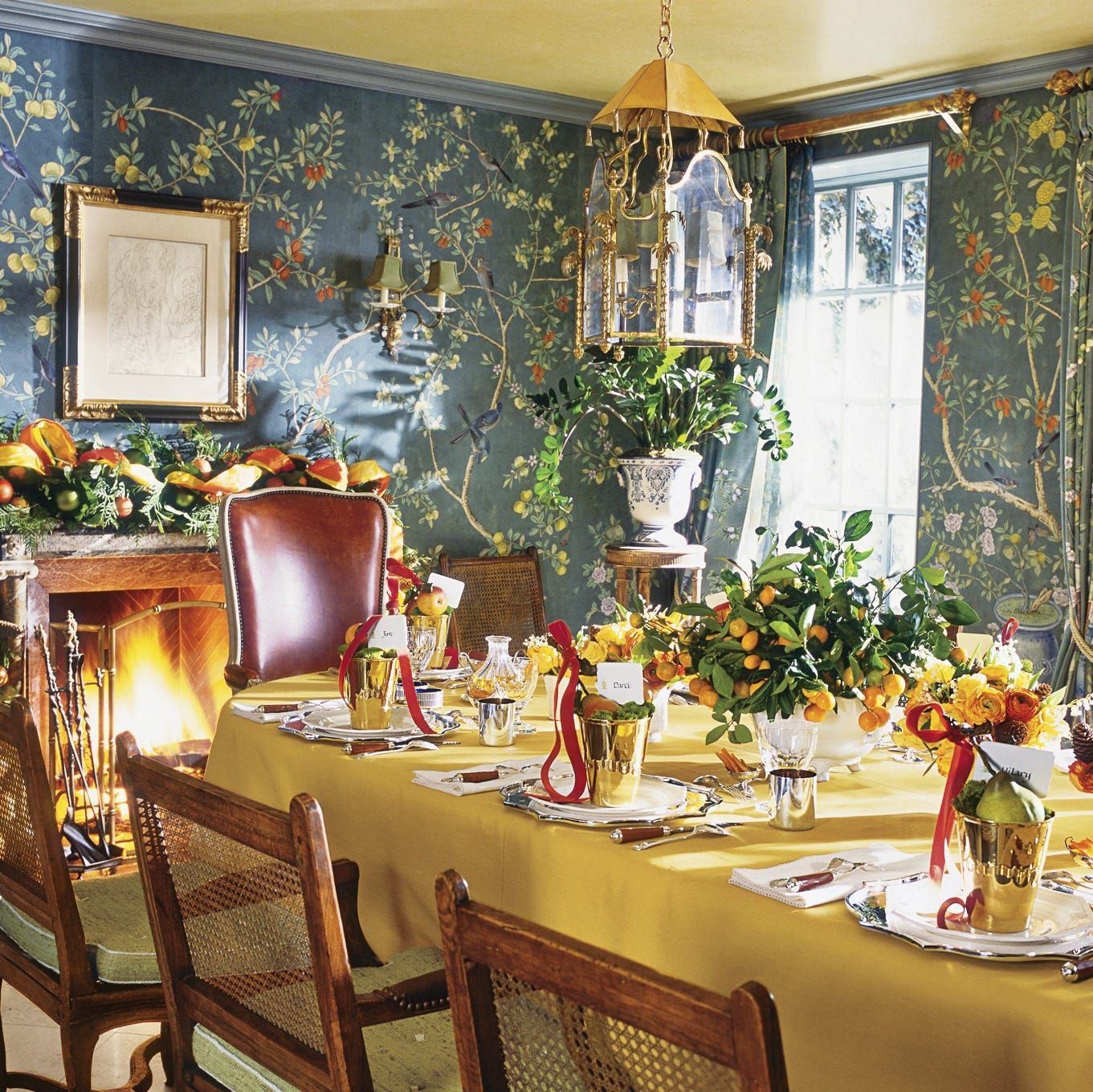 1361x1360 Christmas Day Table Setting Ideas That'll Impress Your Guests