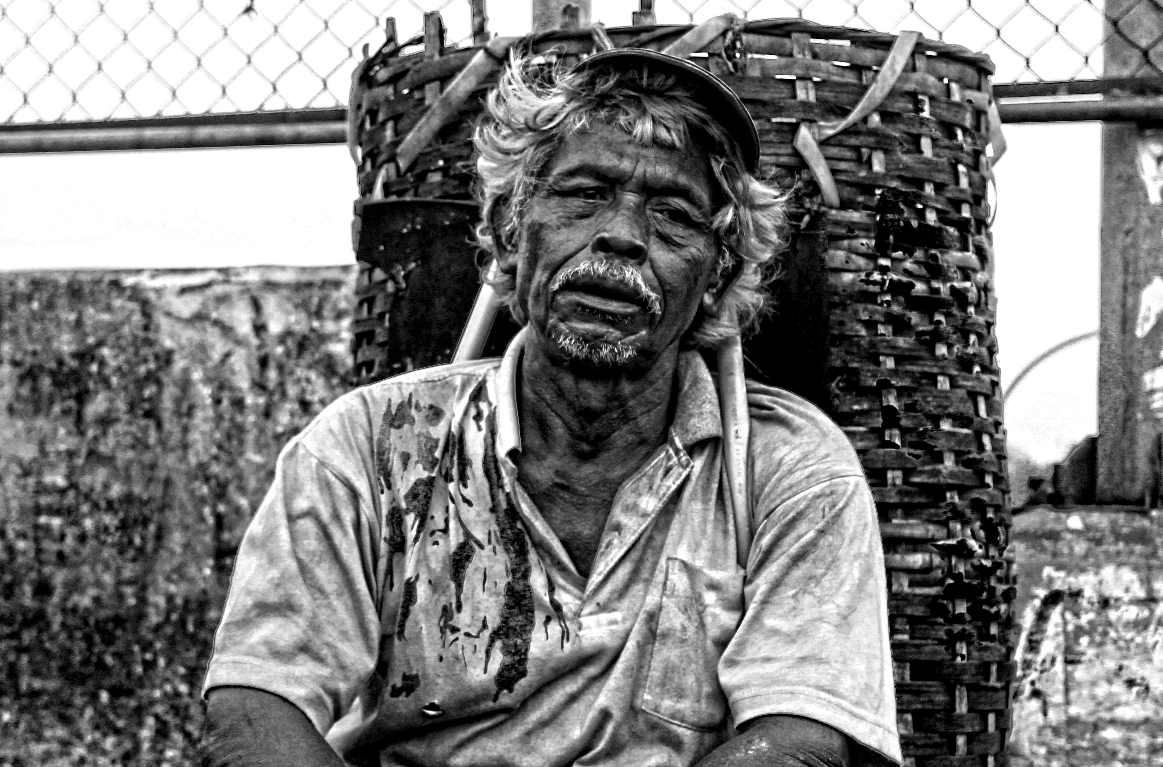 3840x2534 Download Poor Tired Man Wallpaper