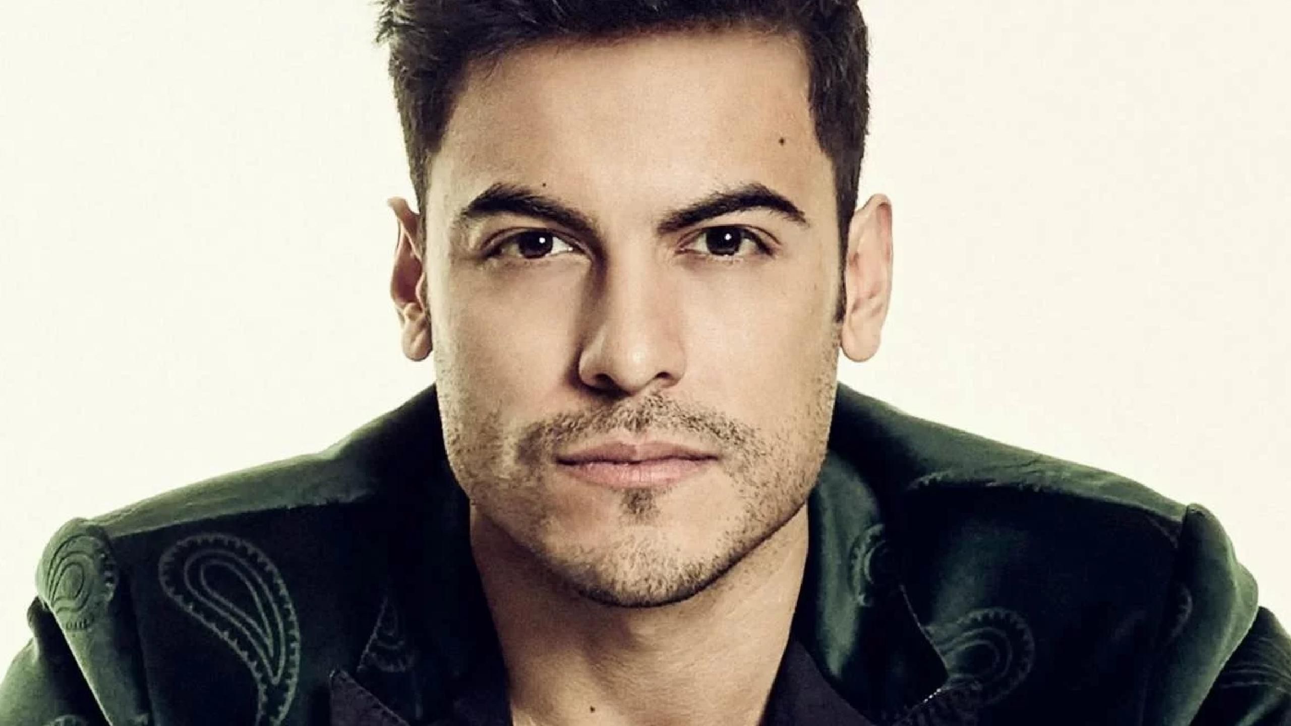 2560x1440 Carlos Rivera Wallpaper