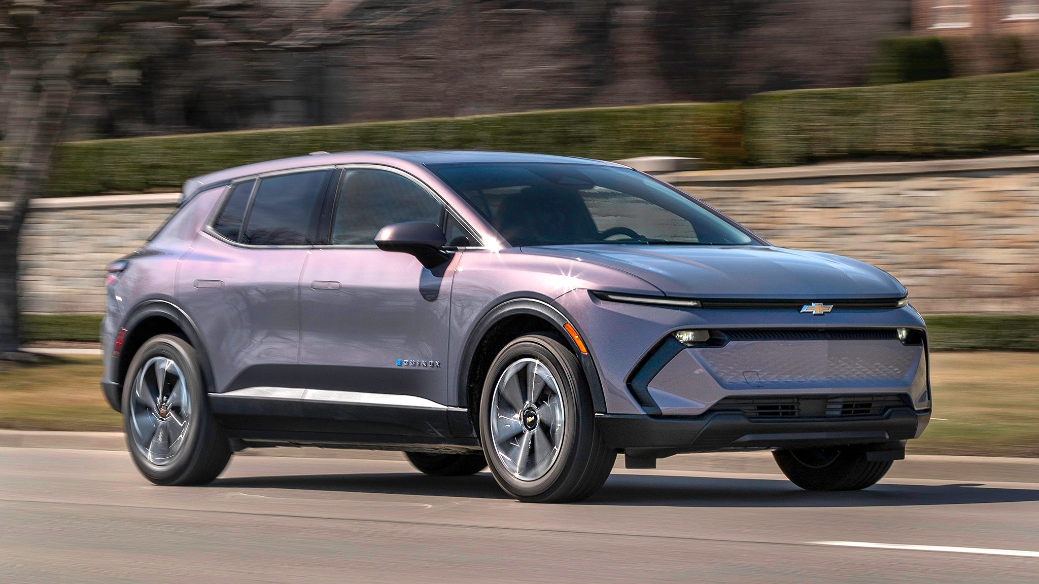 2048x1152 Chevrolet Equinox EV Review: Expert Insights, Pricing, and Trims