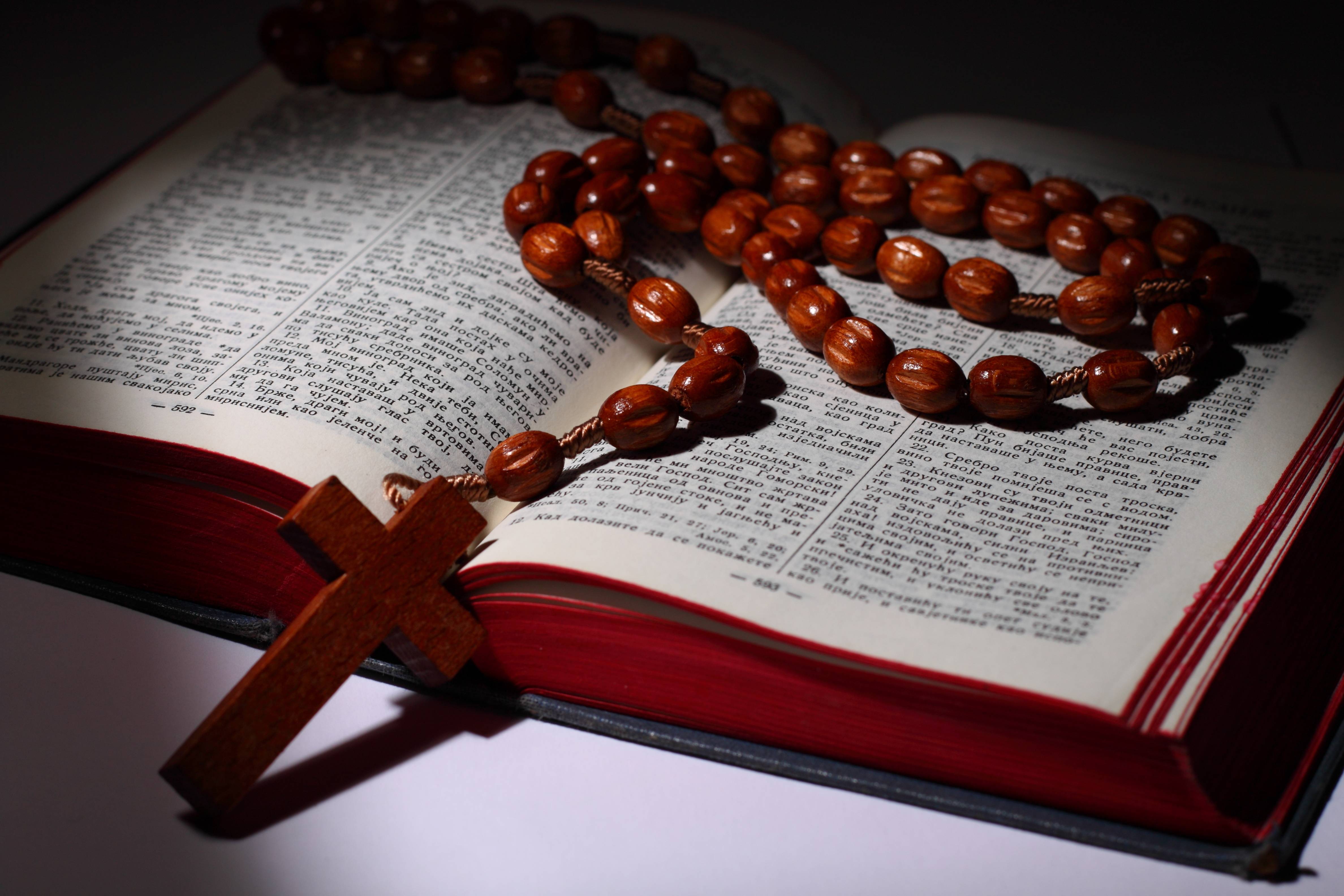 4752x3168 Rosary Wallpaper